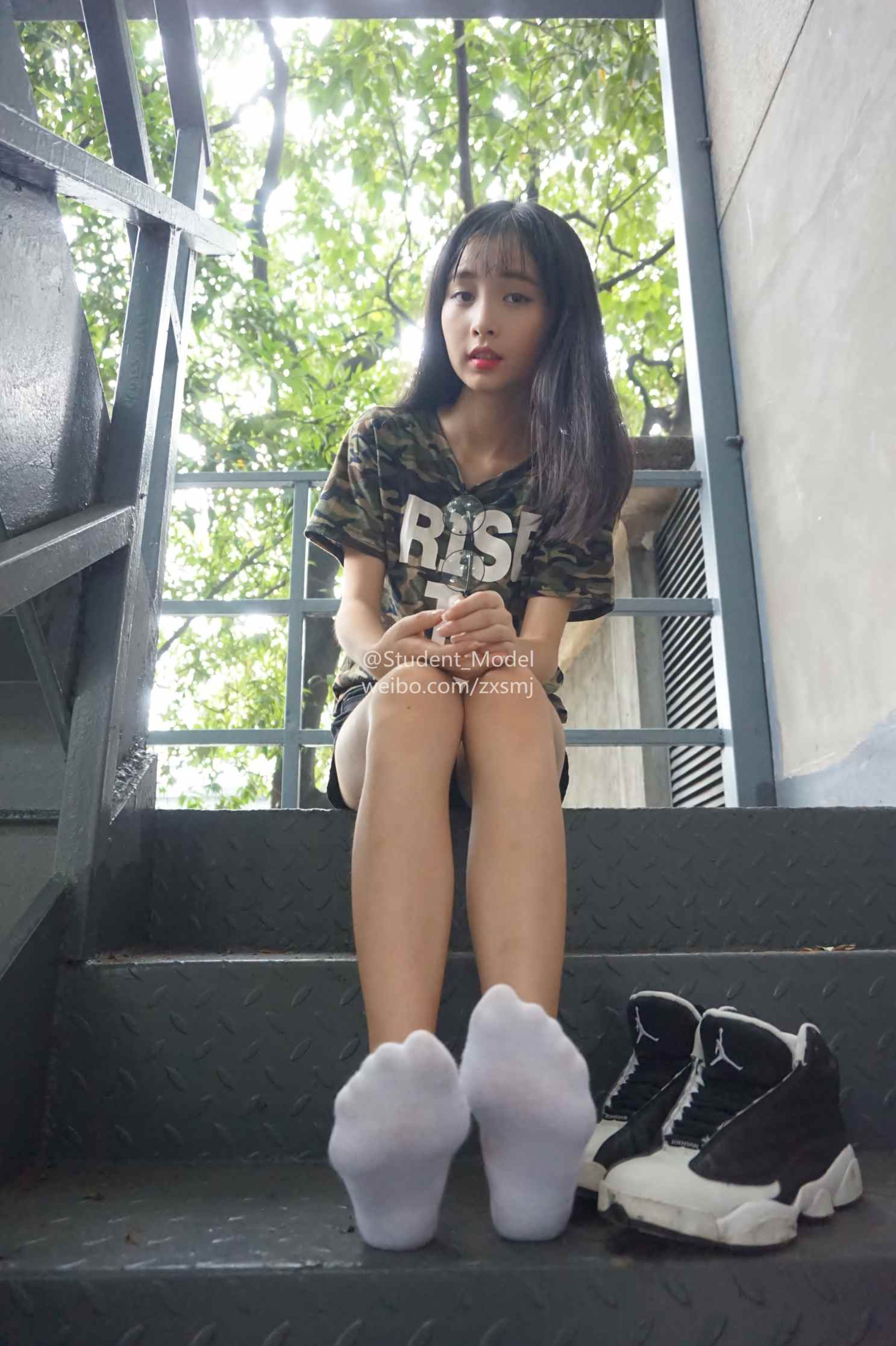 【网盘】[Student_Model] 编号30-小龙猫 迷彩上衣与白嫩脚丫的完美结合