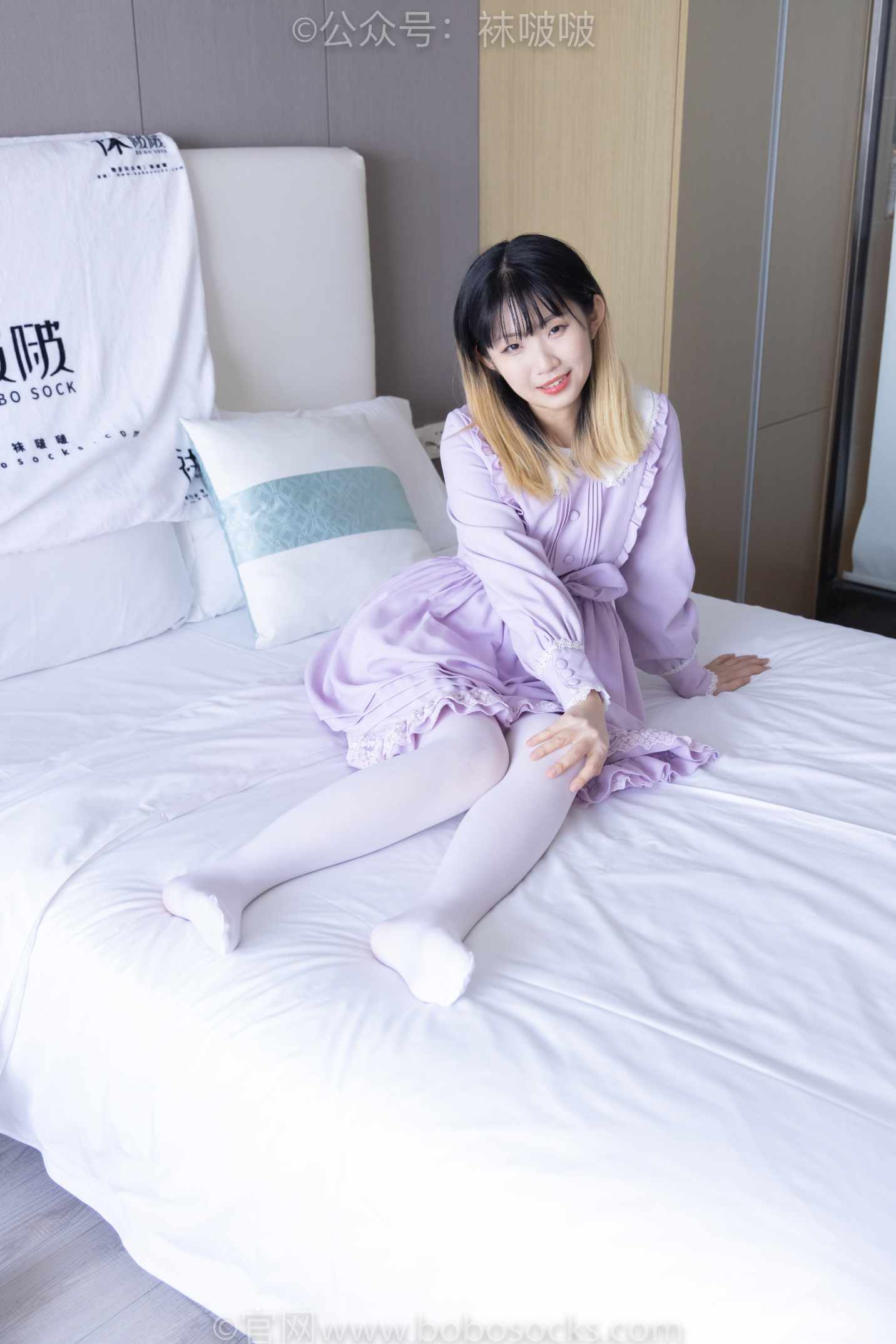 【网盘】[袜啵啵] 079期 砂糖-皮鞋、厚白丝 花絮版