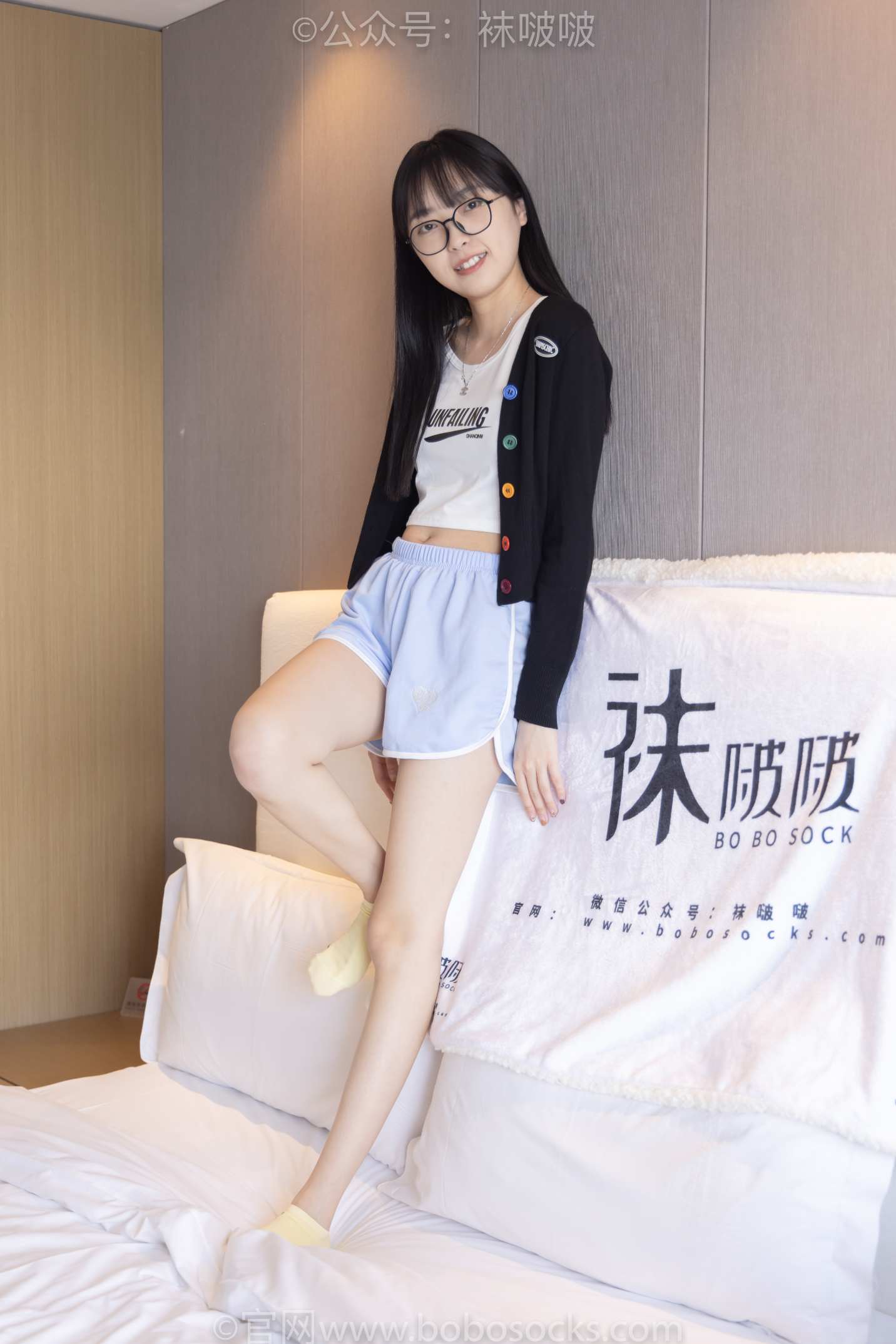 【网盘】[袜啵啵] 081期 稚予- AJ、浅黄色短棉袜、浅蓝色短棉袜、裸足