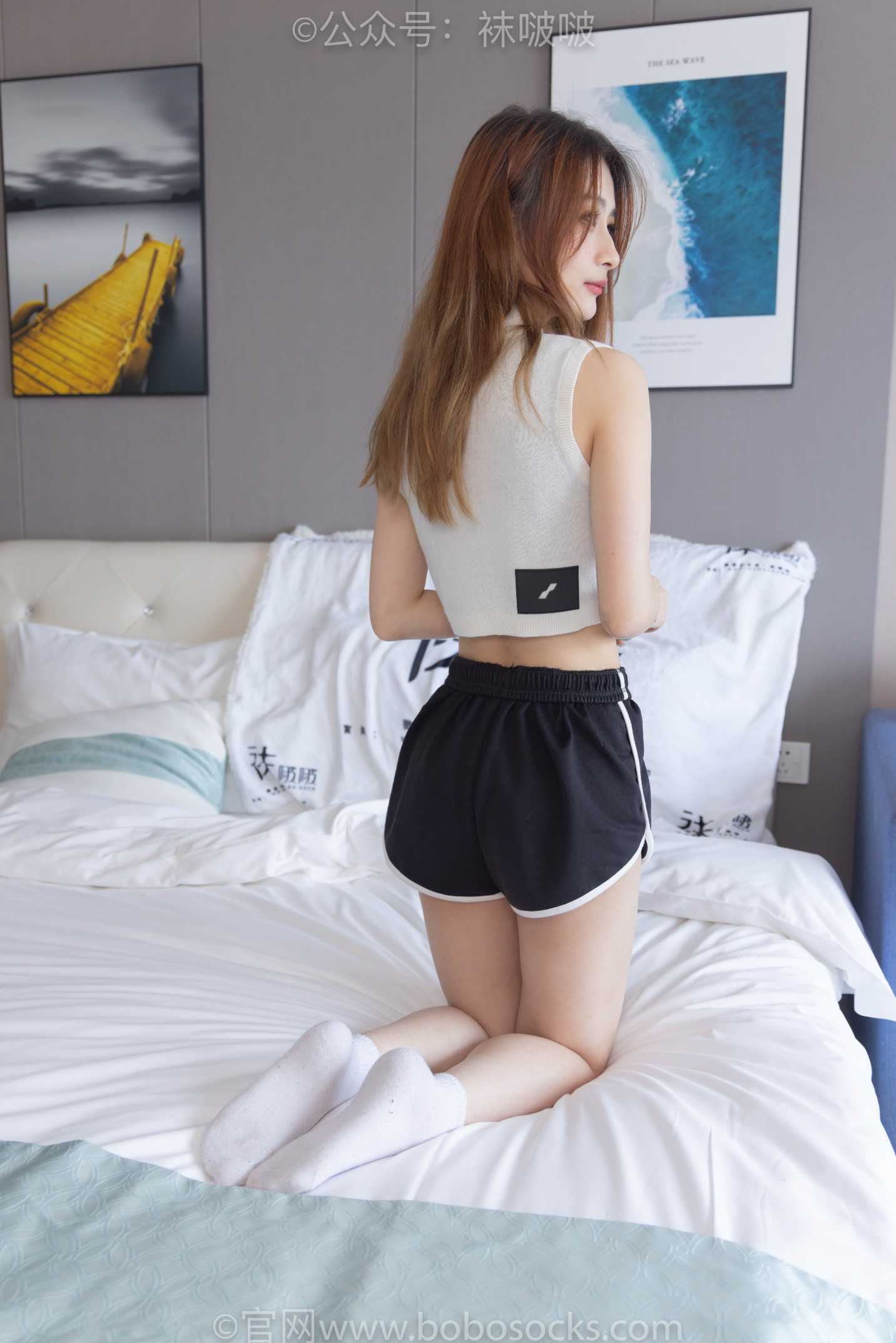 【网盘】[袜啵啵] 084期 苏苏-运动鞋、日常所穿白棉袜、裸足