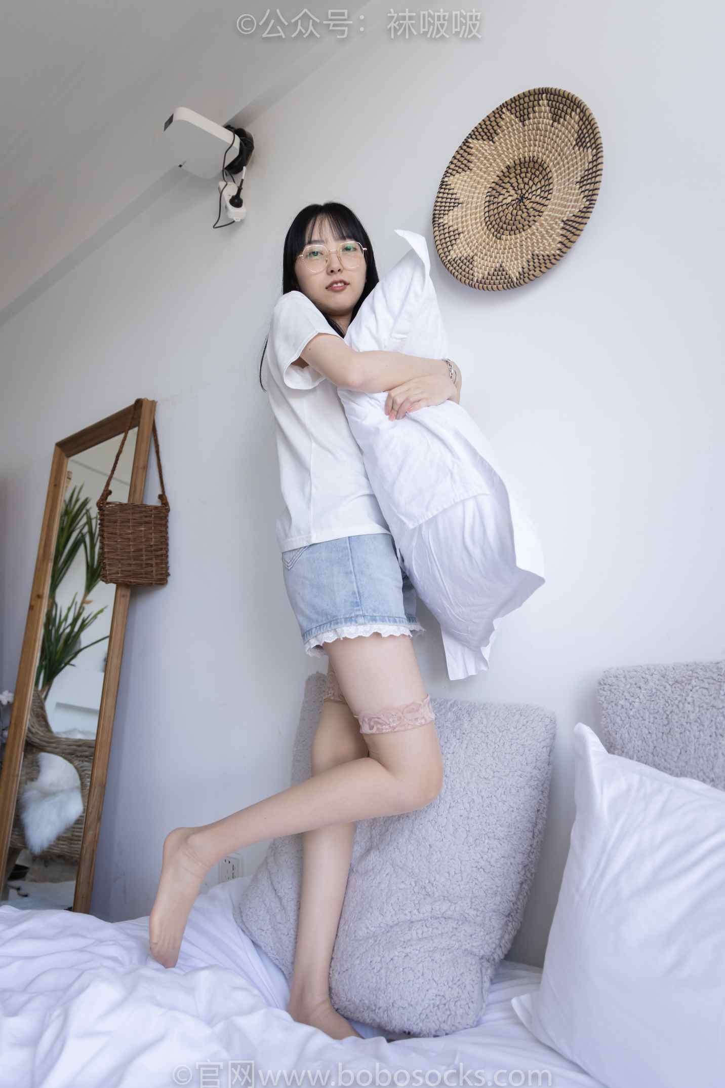 【网盘】[袜啵啵] 086期 稚予-平底鞋、过膝肉丝