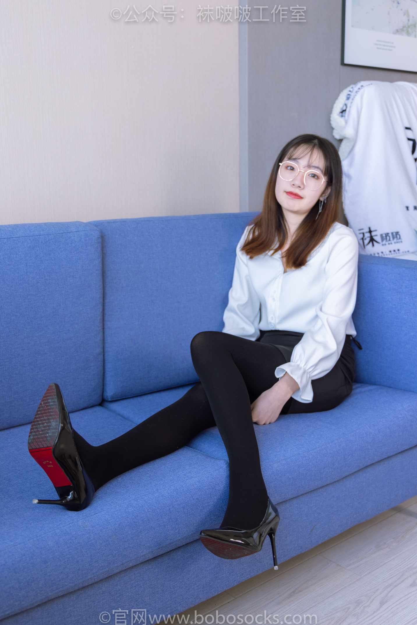 【网盘】[袜啵啵] 090期 小甜豆-高跟鞋、厚黑丝