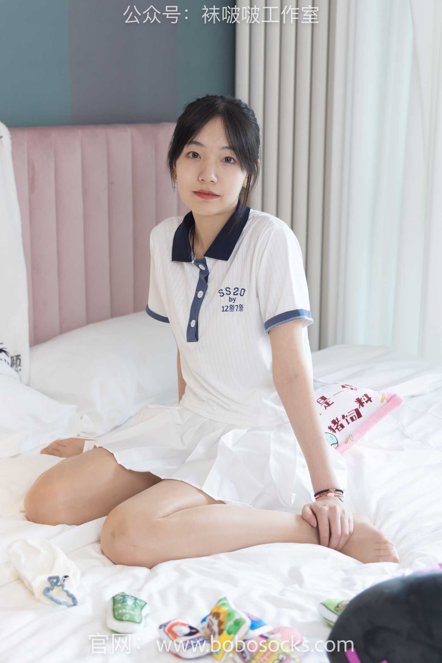 【网盘】[袜啵啵] 096期 小甜豆-板鞋、白棉袜、油亮肉丝