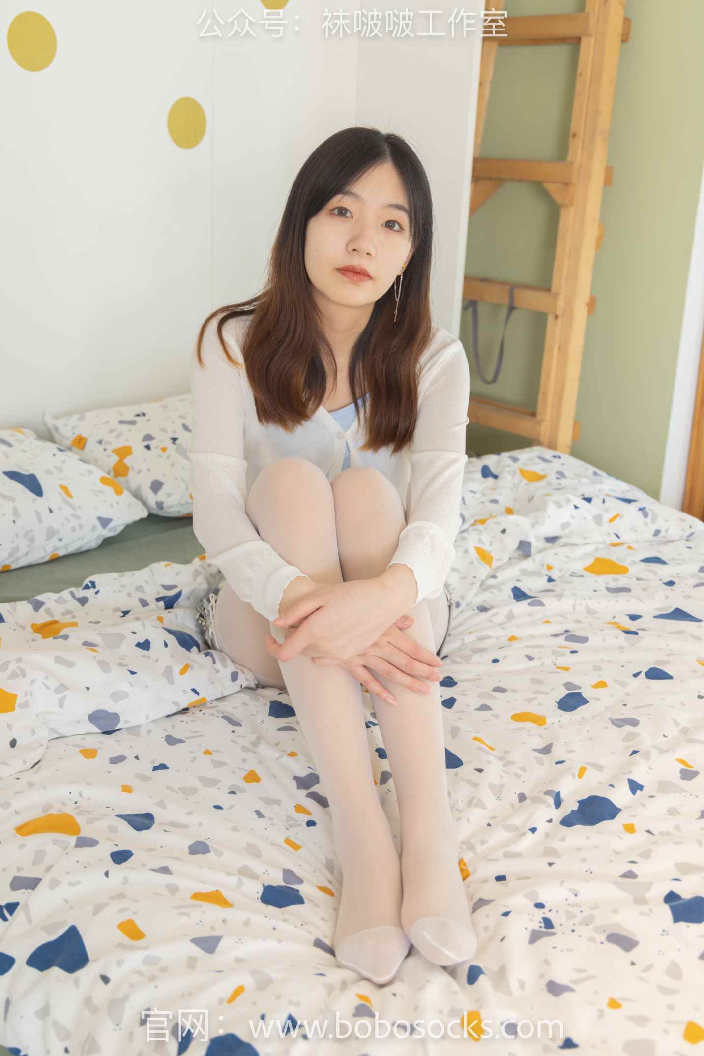 【网盘】[袜啵啵] 102期 小甜豆-板鞋、白丝