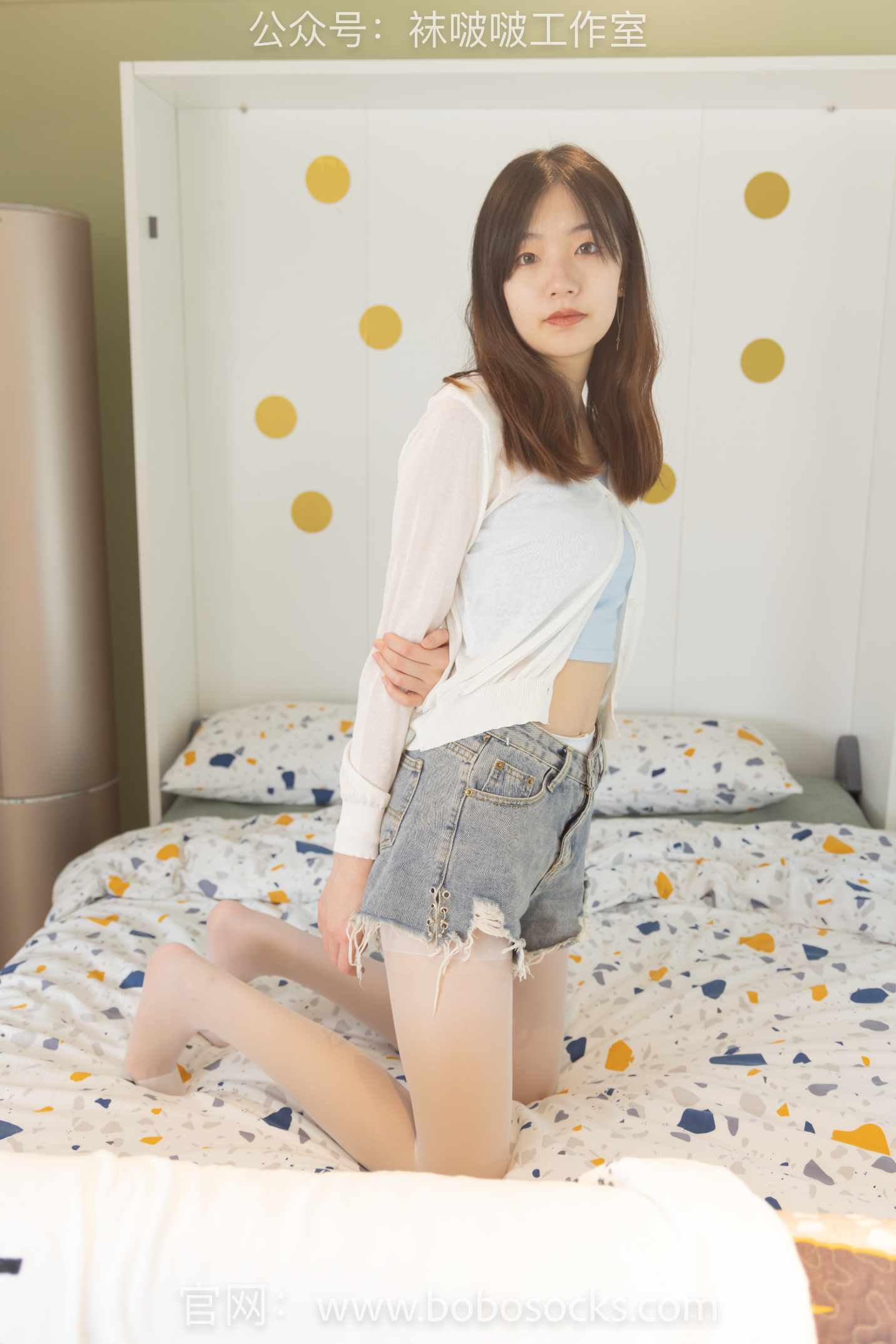 【网盘】[袜啵啵] 102期 小甜豆-板鞋、白丝