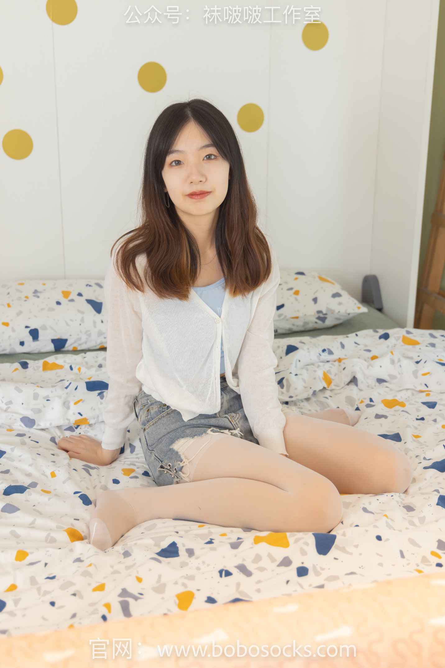 【网盘】[袜啵啵] 102期 小甜豆-板鞋、白丝