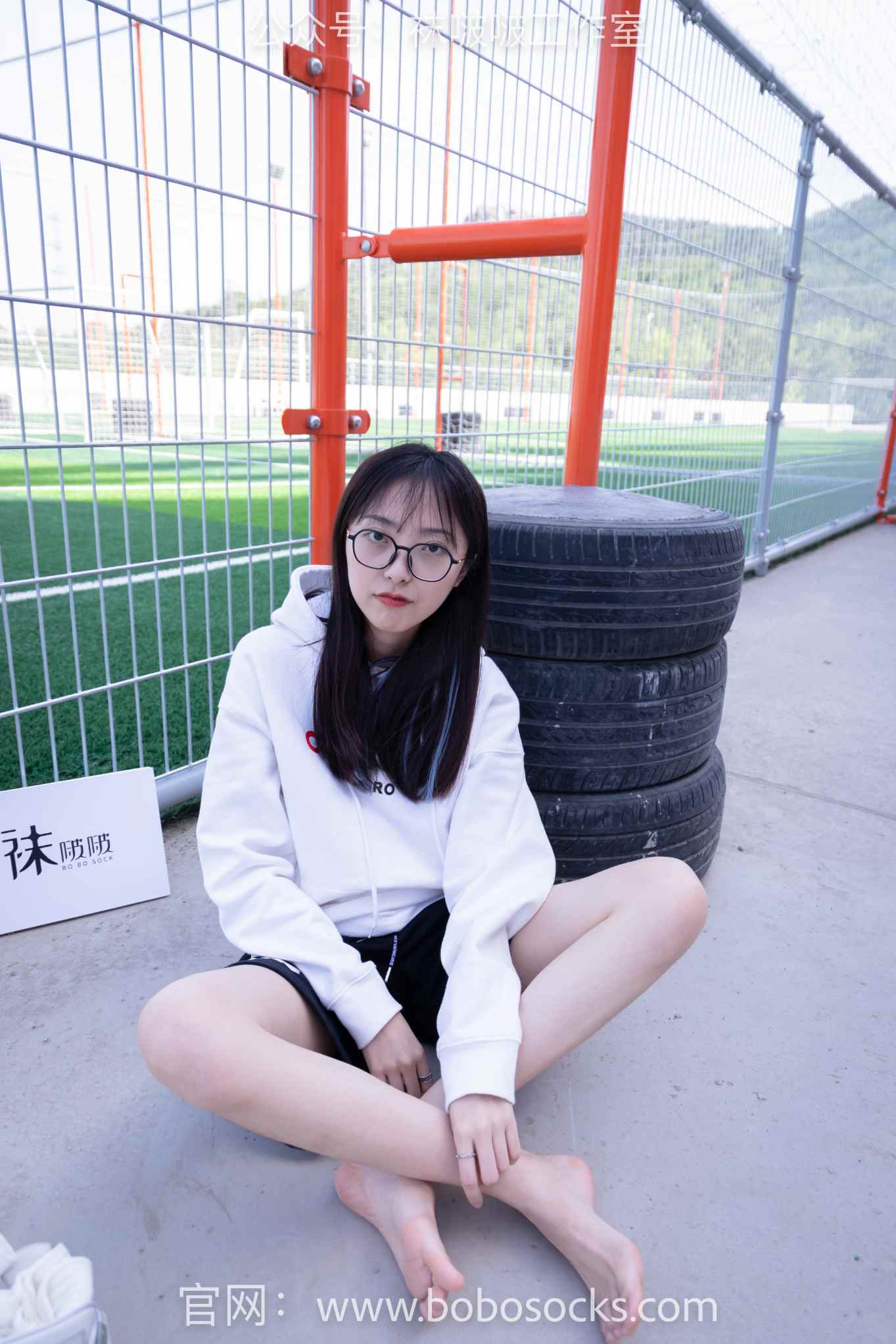 【网盘】[袜啵啵] 103期 稚予-AJ篮球鞋、白棉袜、裸足