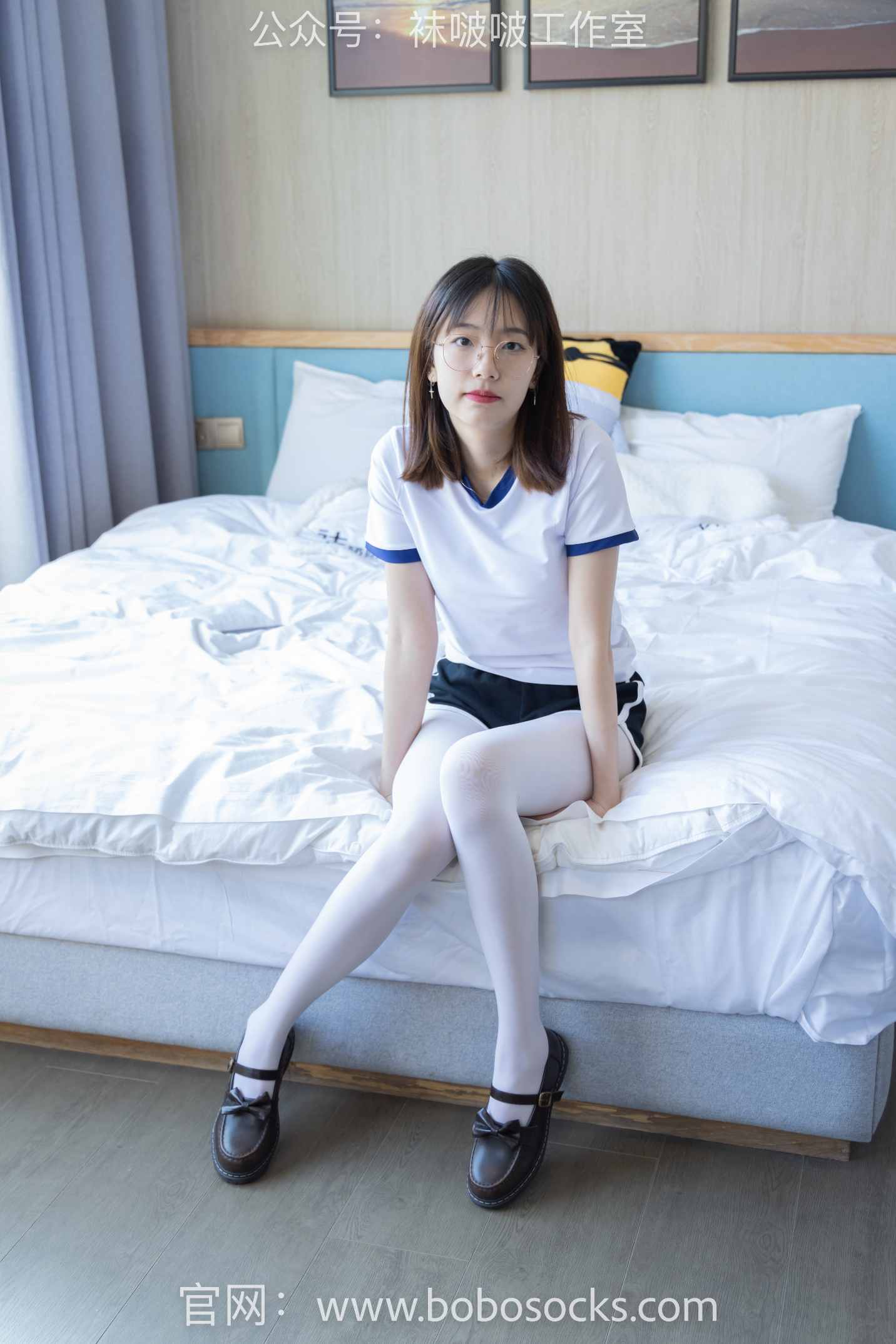 【网盘】[袜啵啵]108期 小甜豆-皮鞋、厚白丝、踩奶油蛋糕剧情