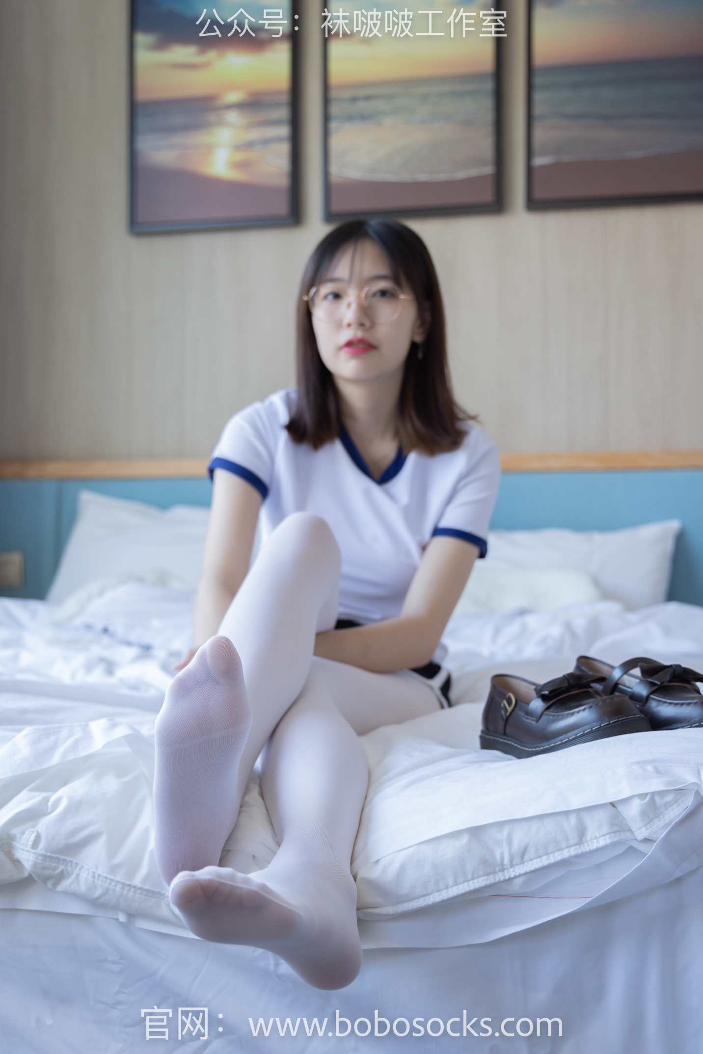 【网盘】[袜啵啵]108期 小甜豆-皮鞋、厚白丝、踩奶油蛋糕剧情