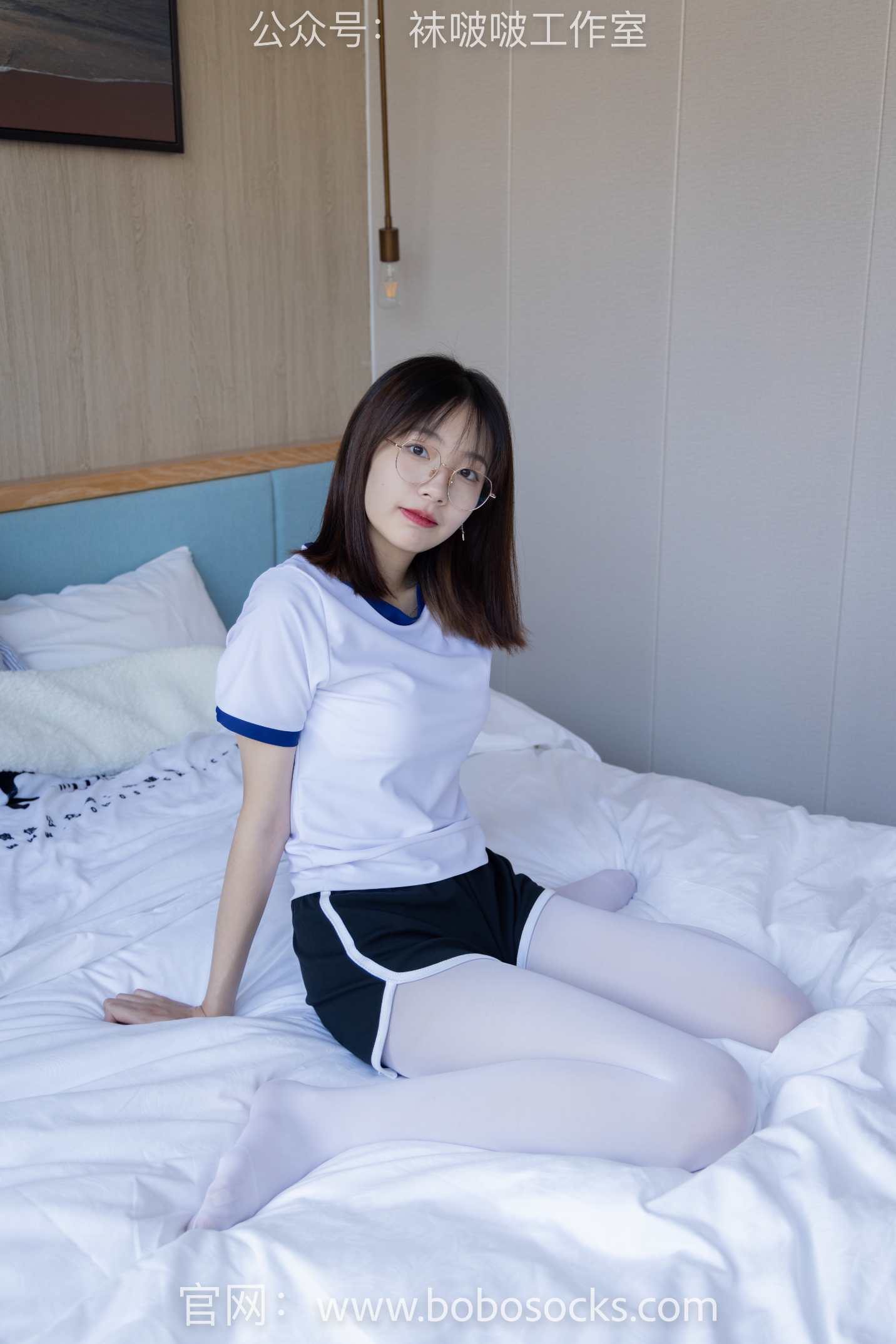 【网盘】[袜啵啵]108期 小甜豆-皮鞋、厚白丝、踩奶油蛋糕剧情