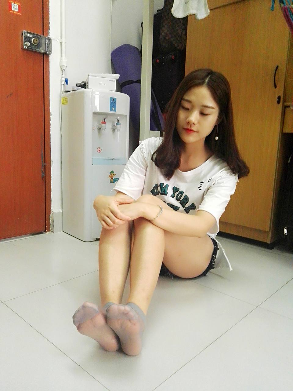 【网盘】学妹校园寝室丝短袜美脚[合集][41期]