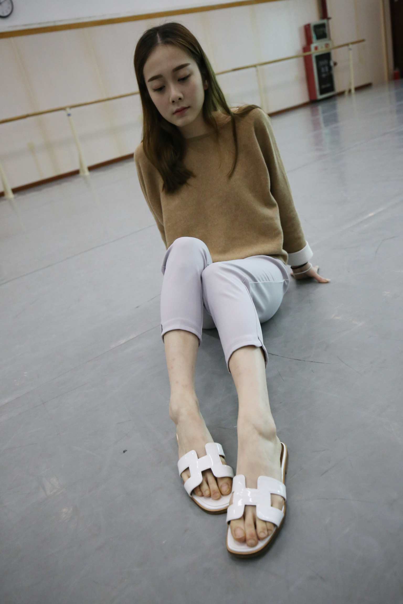 【网盘】[大西瓜爱牙膏]休闲裤少女