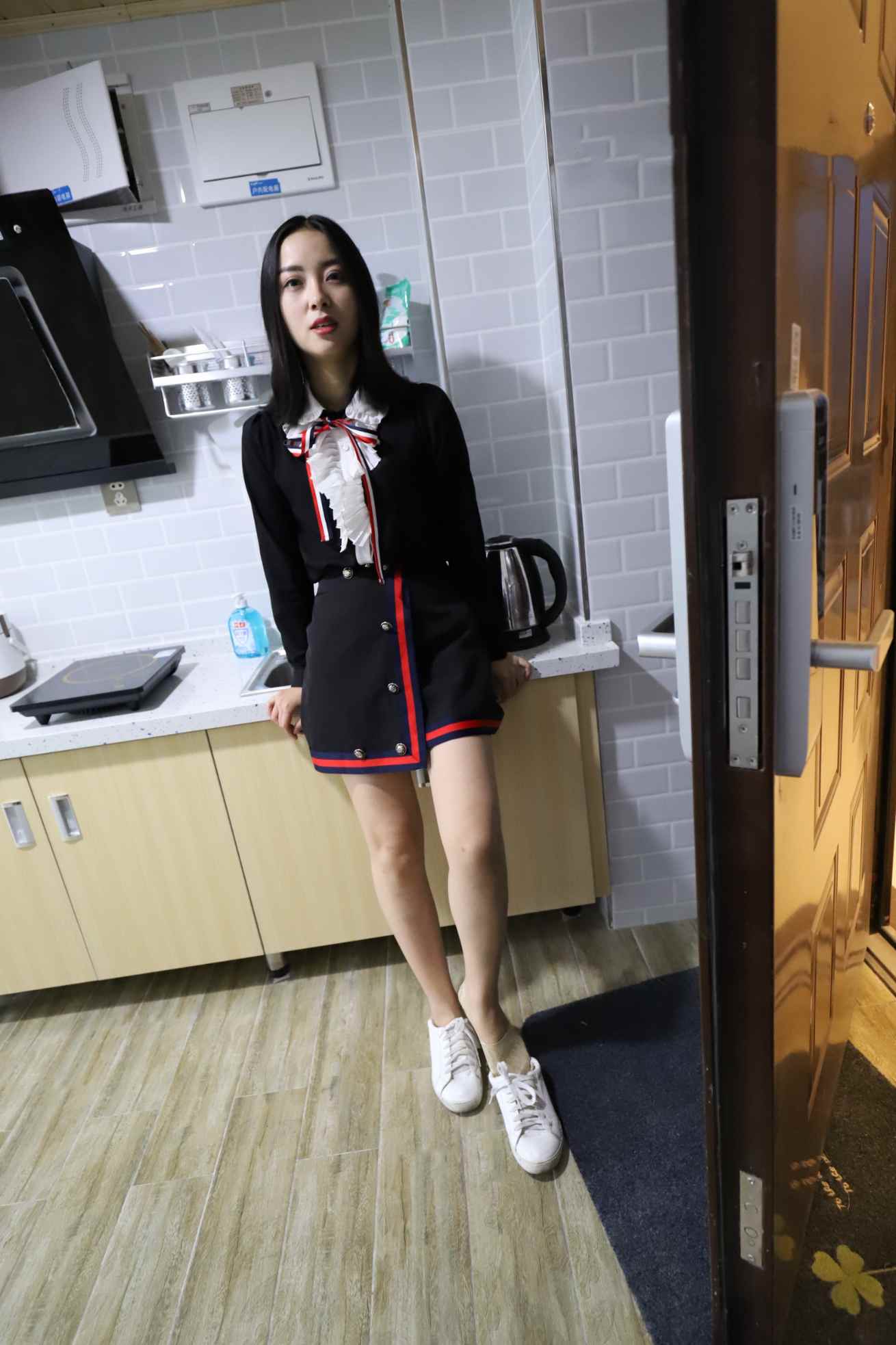 【网盘】[大西瓜爱牙膏]6月活动模特2 尝试搭讪 短丝+船袜