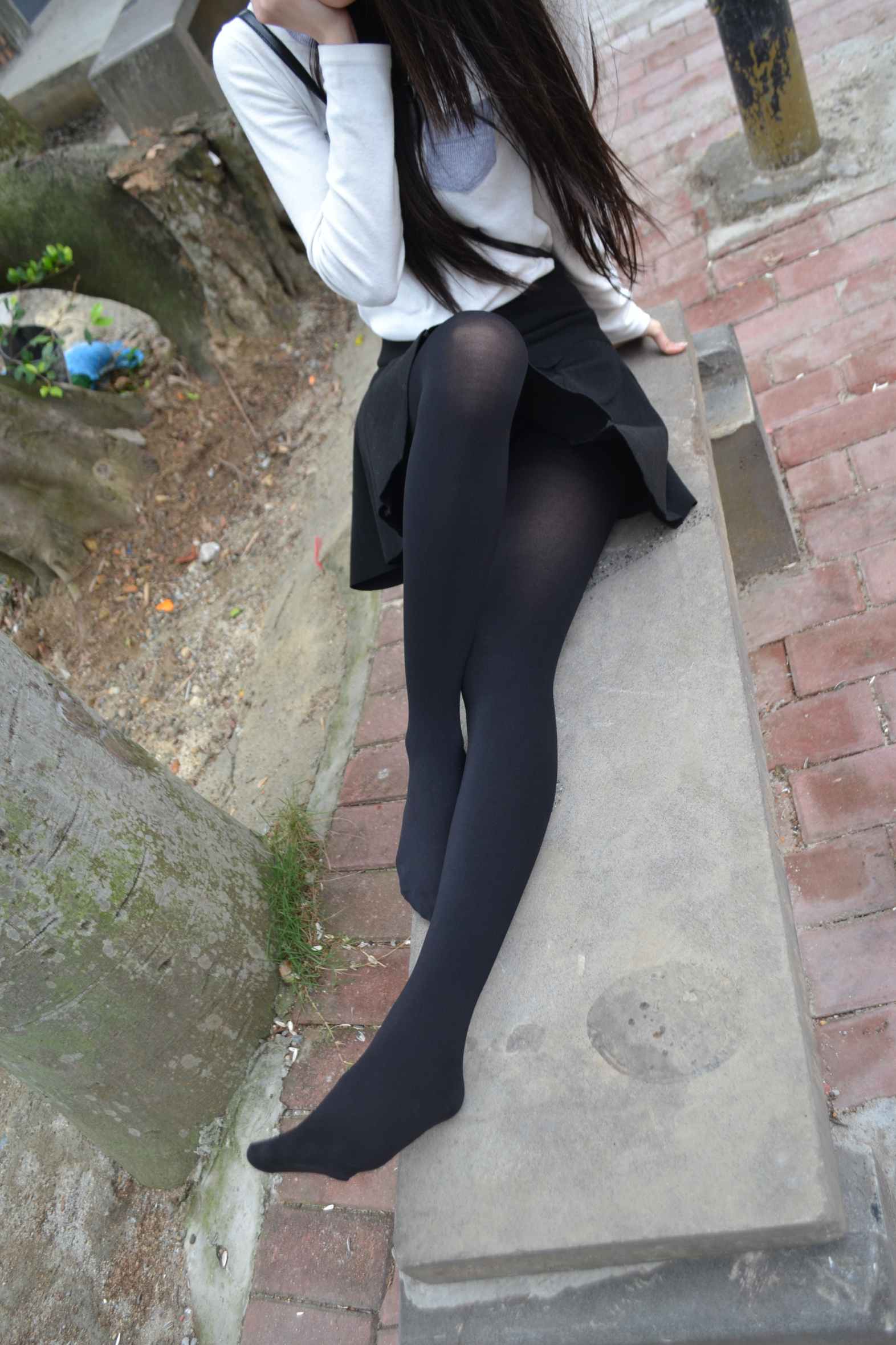 【网盘】[大西瓜爱牙膏]湖边黑丝妹