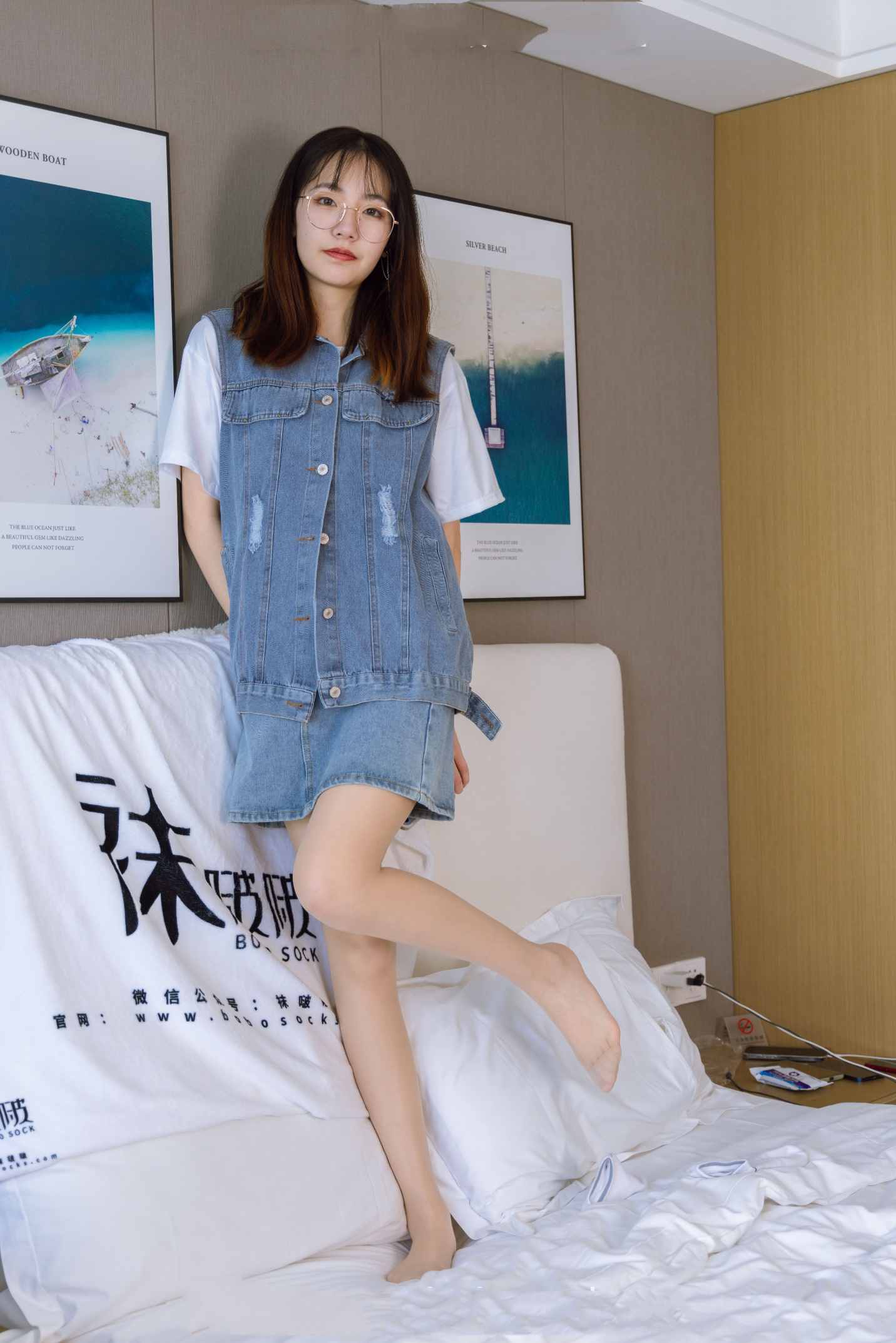 【网盘】[袜啵啵]123期 小甜豆-板鞋、白棉袜、肉丝