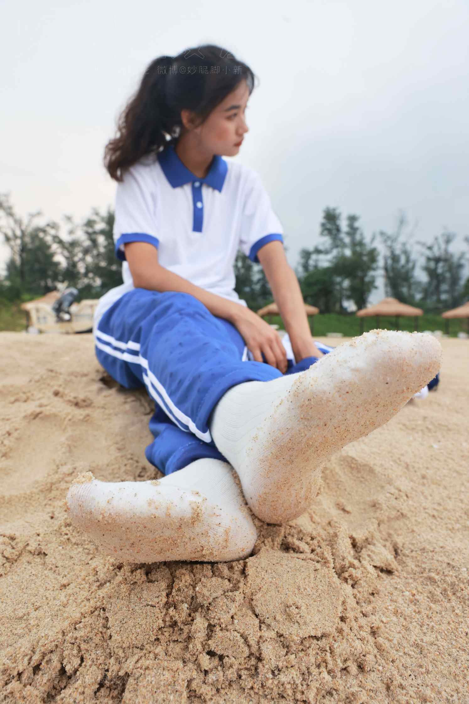 【网盘】[见新摄影]NO.024-大二网红少女校园风｜深圳 西涌海岸