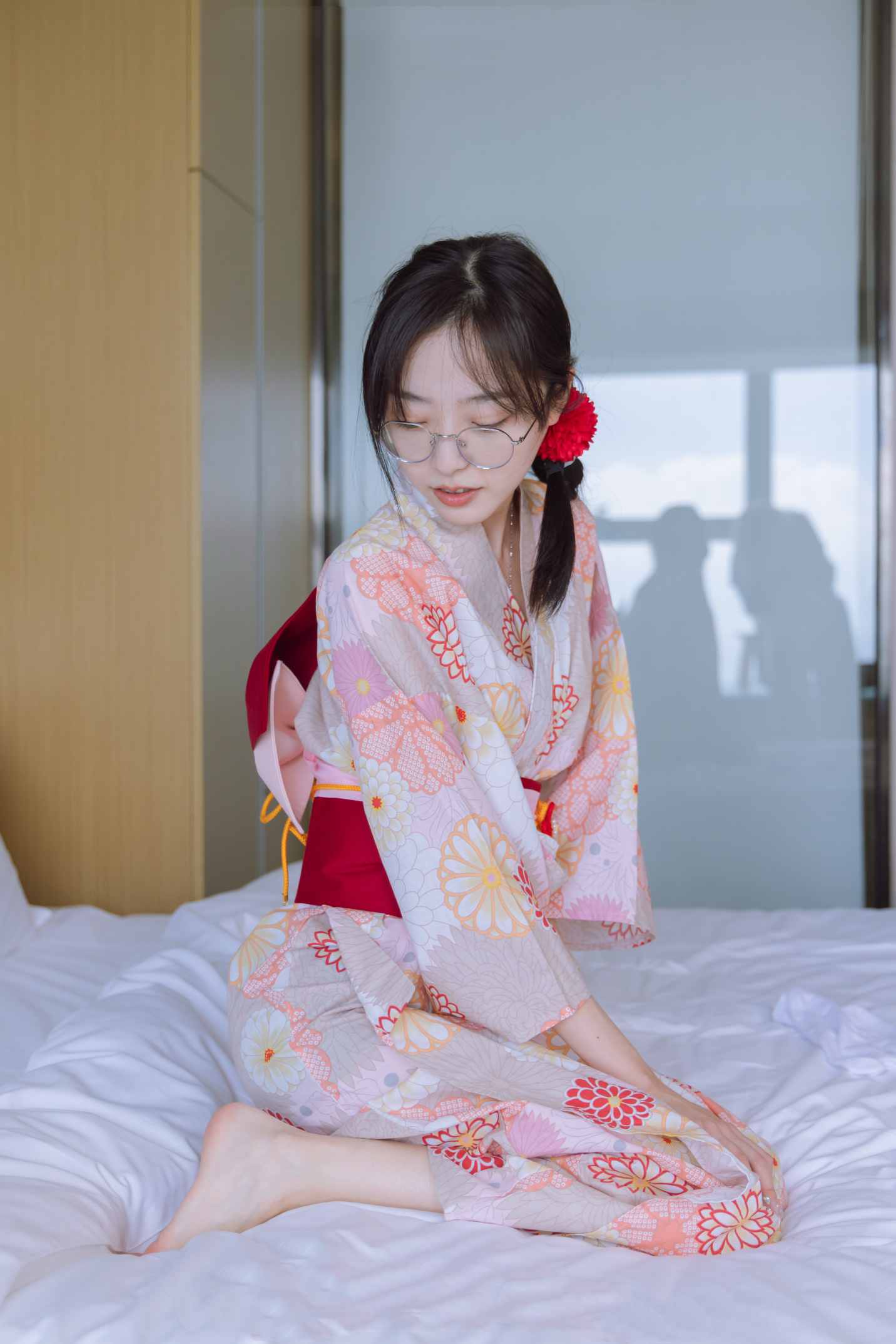 【网盘】[袜啵啵]137期 稚予-木屐、分指白棉袜、裸足、和风浴衣