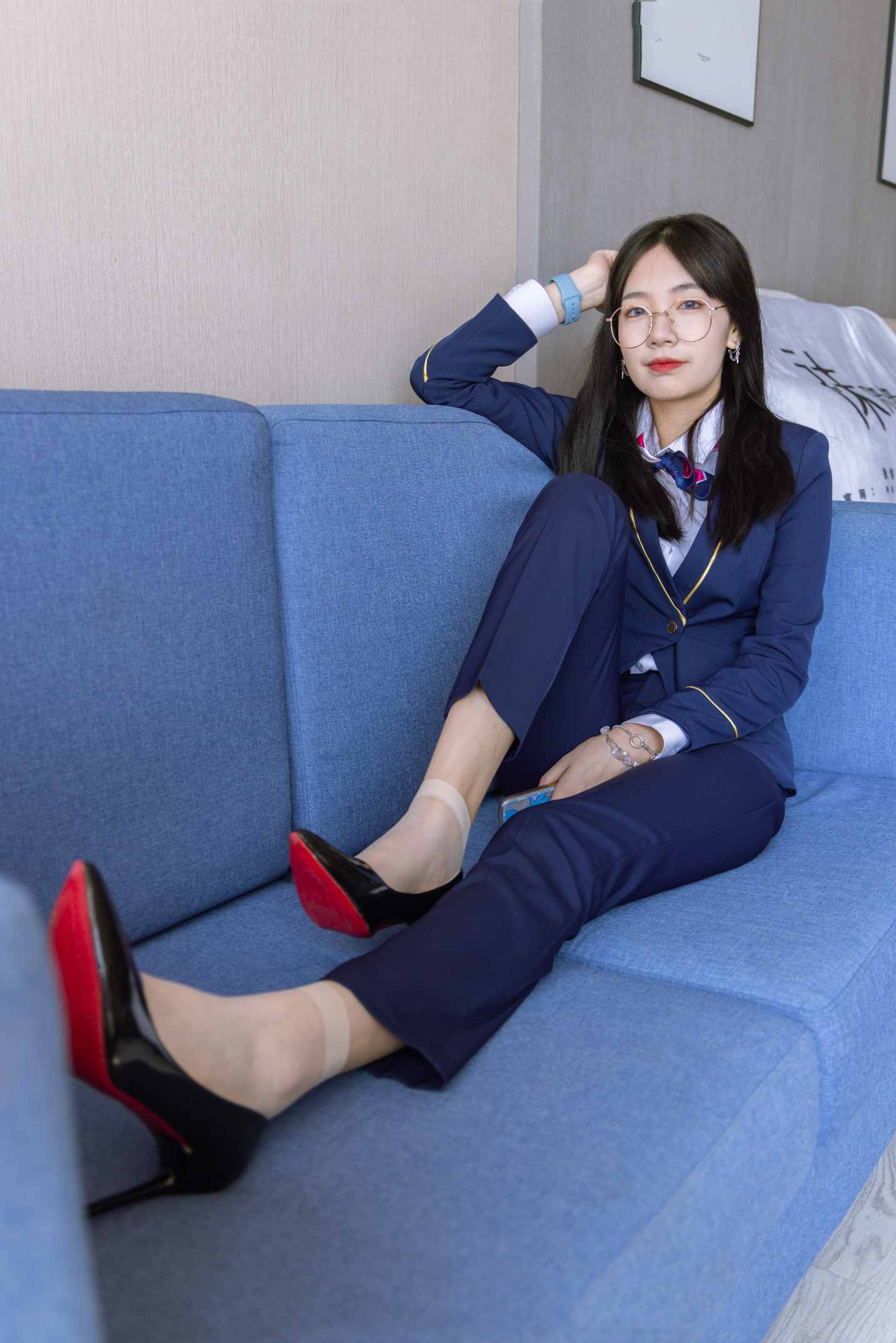 【网盘】[袜啵啵]139期 小甜豆-高跟鞋、短肉丝、空姐制服