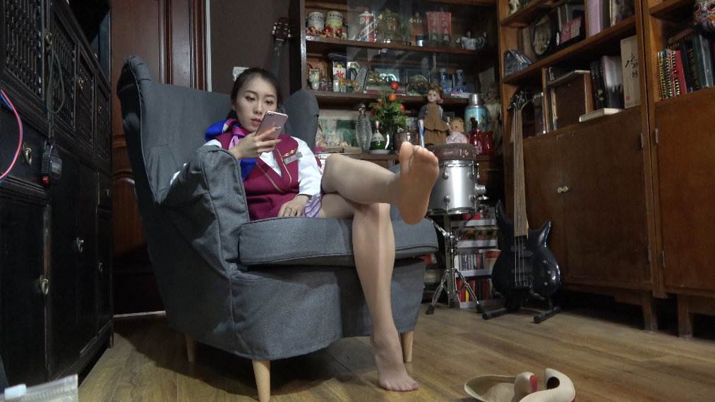 【网盘】[视频] K&M 266-空乘沙发制服肉丝挑鞋