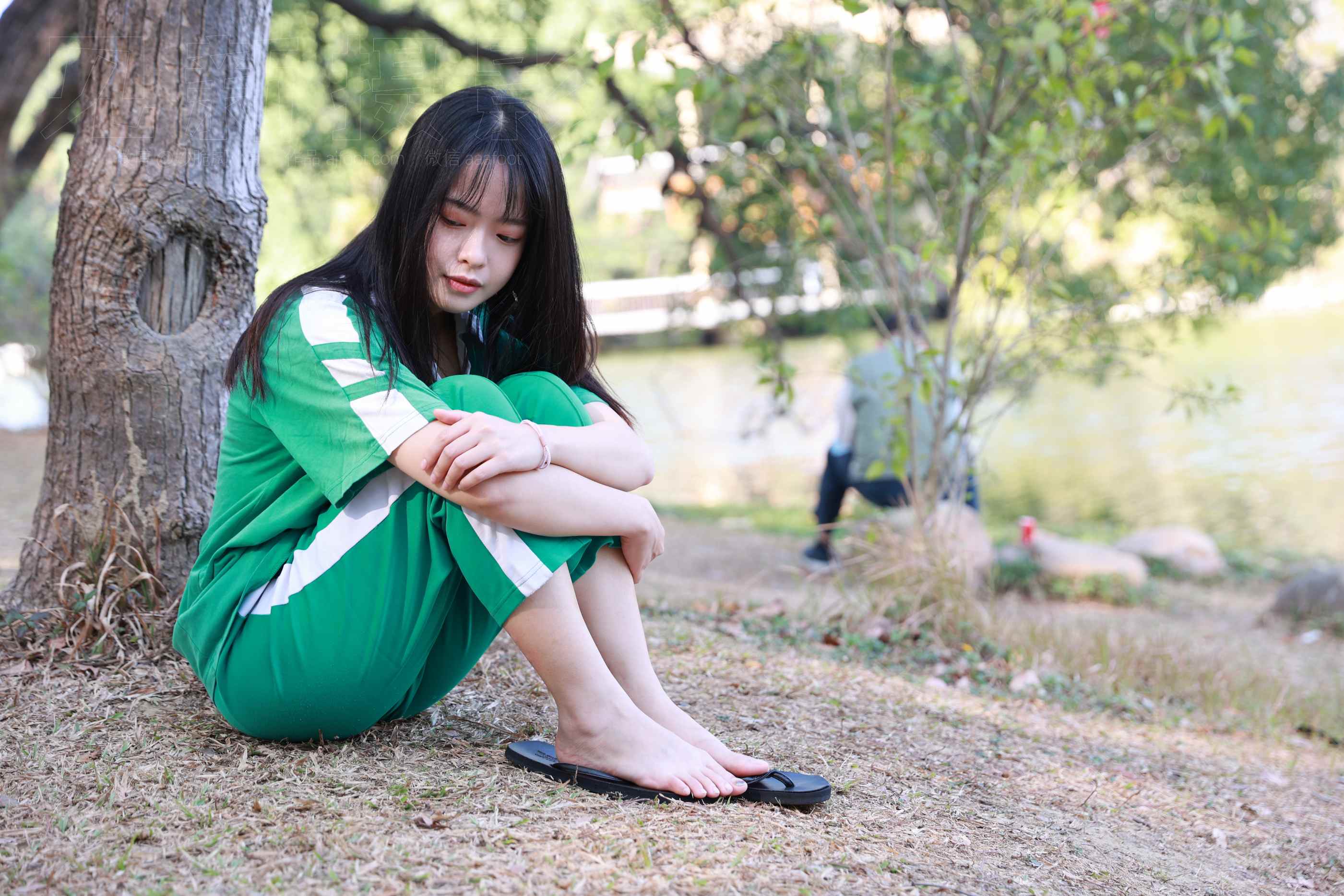 【网盘】[见新摄影]NO.038 与小姐姐约拍植物园，逆光真的是美极了