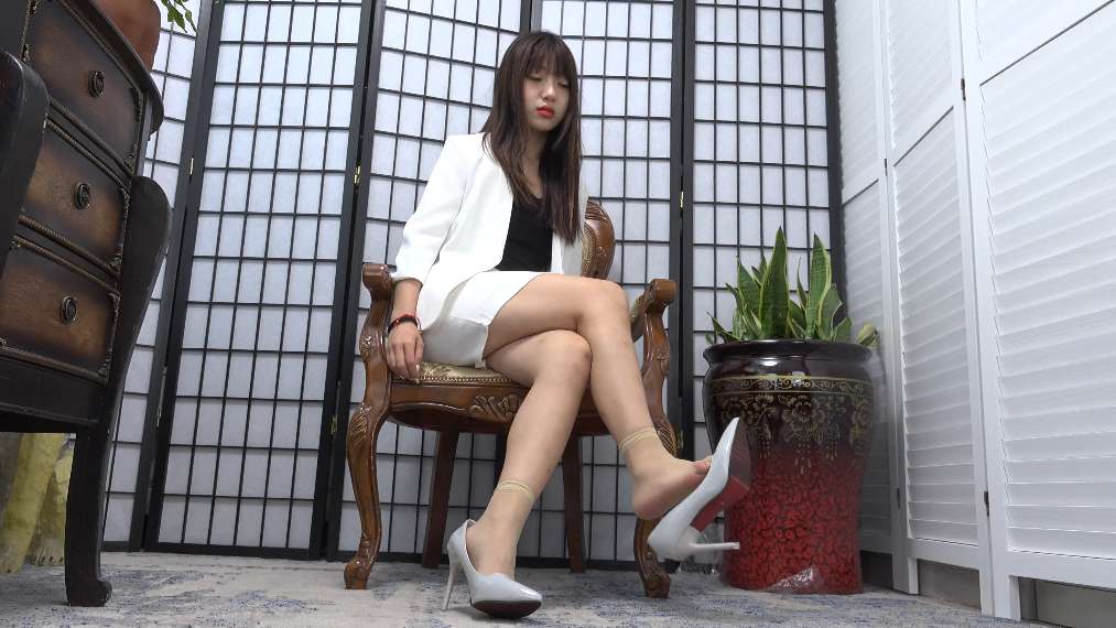 【网盘】[视频] A&#038;F 011-菲菲-美女展示肉丝小肥脚