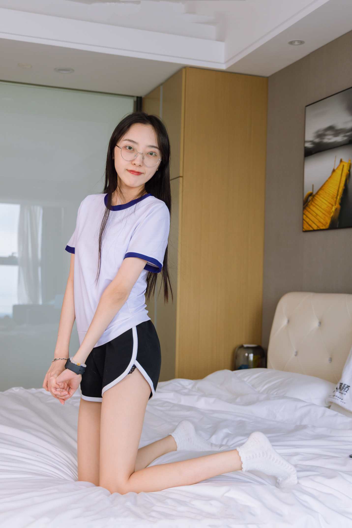 【网盘】[袜啵啵]147期 稚予-空军一号板鞋、白棉袜、体操服