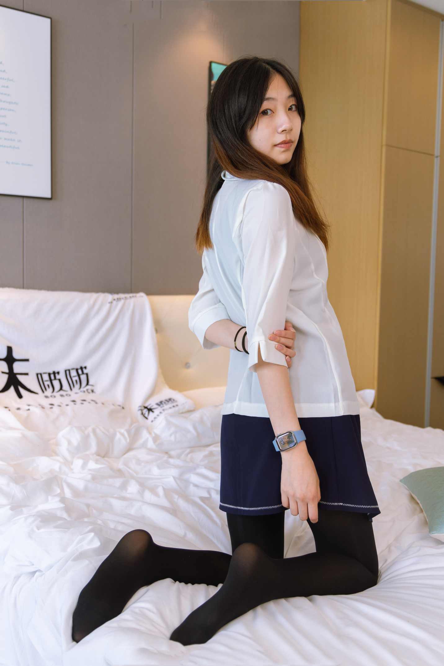 【网盘】[袜啵啵]150期 小甜豆-高跟鞋、厚黑丝