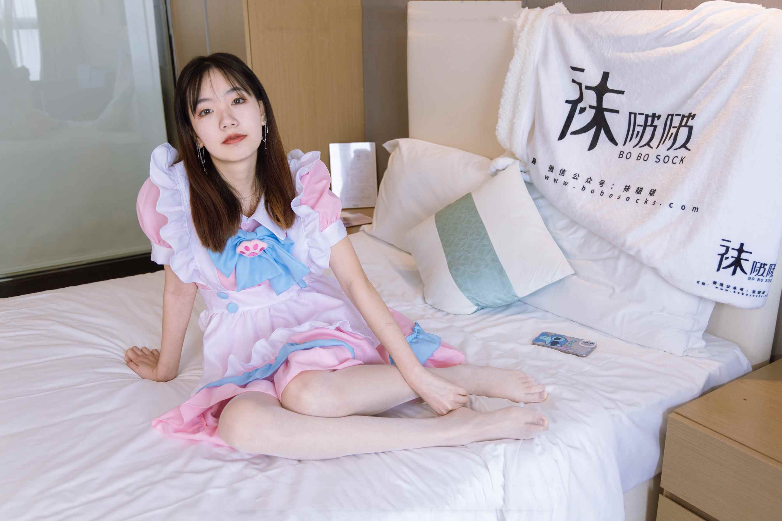 【网盘】[袜啵啵]154期 小甜豆-两双高跟鞋、珠光白丝、女仆装