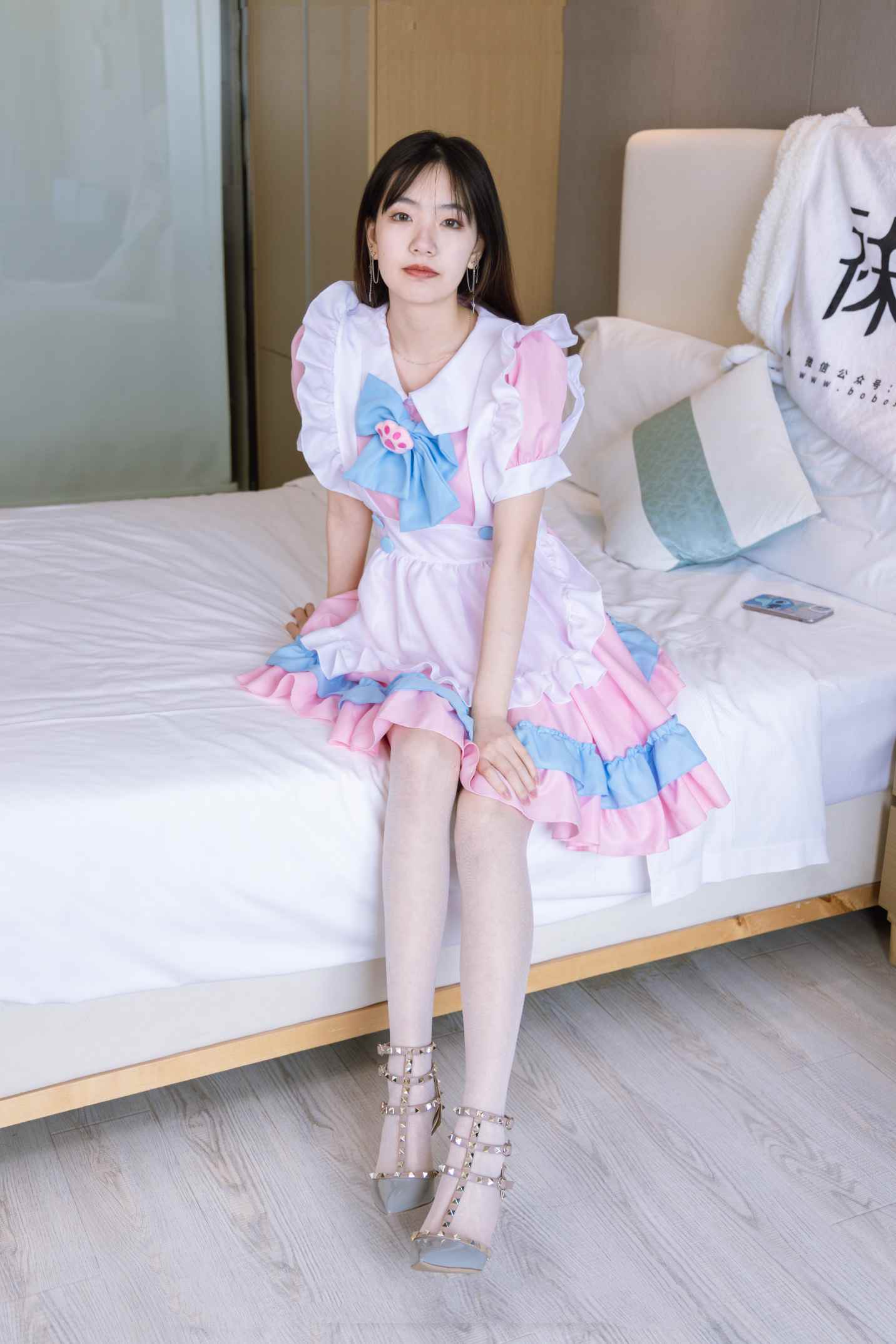 【网盘】[袜啵啵]154期 小甜豆-两双高跟鞋、珠光白丝、女仆装