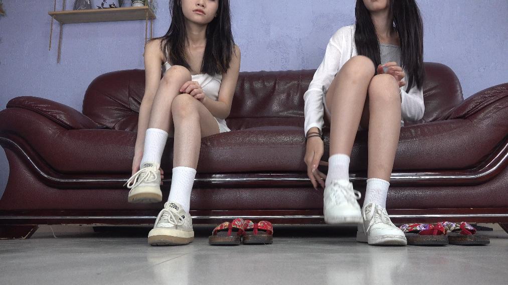 【网盘】[视频] 南国足艺 思薇和琪琪大脚对小脚