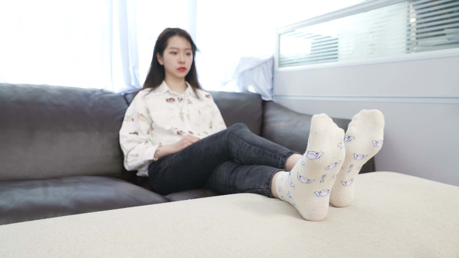 【网盘】[Sexy Asian Girls Feet] No.032-初恋般记忆的小女生YIYI近距离秀脚