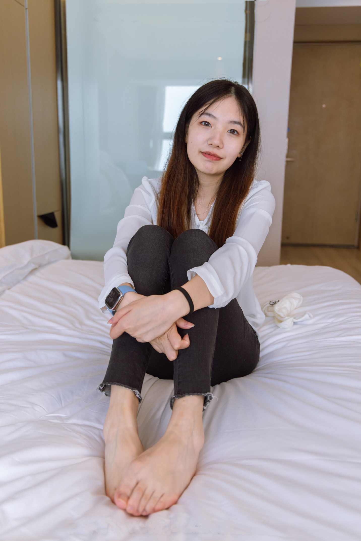 【网盘】[袜啵啵]158期 小甜豆-高跟长靴、白棉袜、裸足