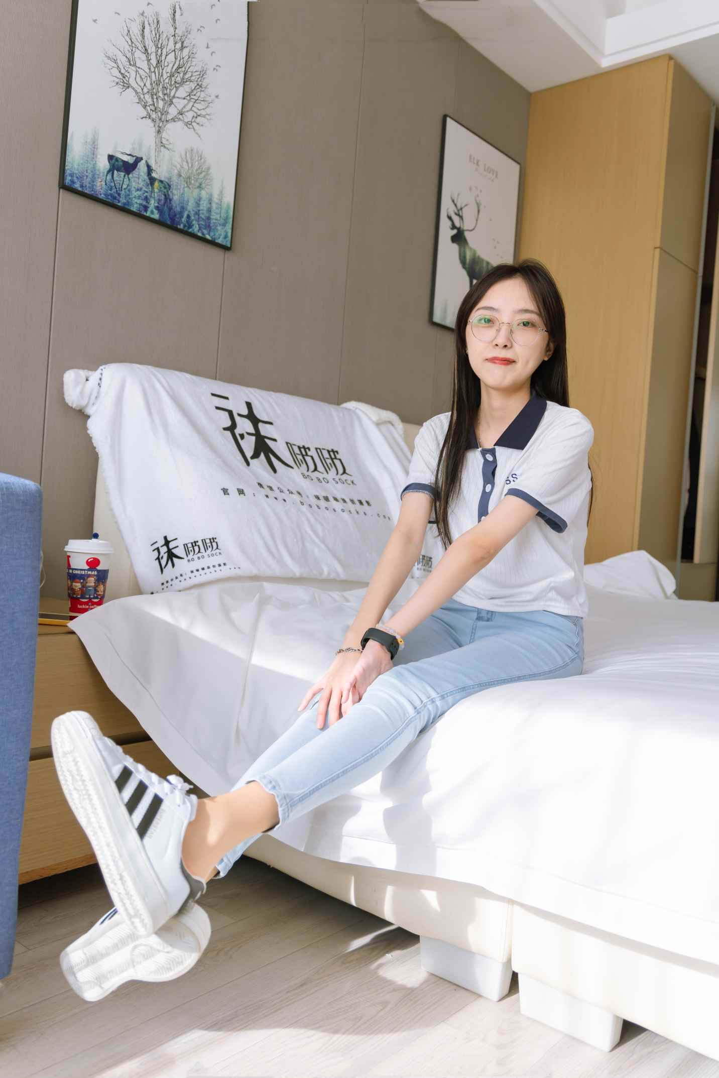 【网盘】[袜啵啵]161期 稚予-贝壳头板鞋、肉丝、裤里丝