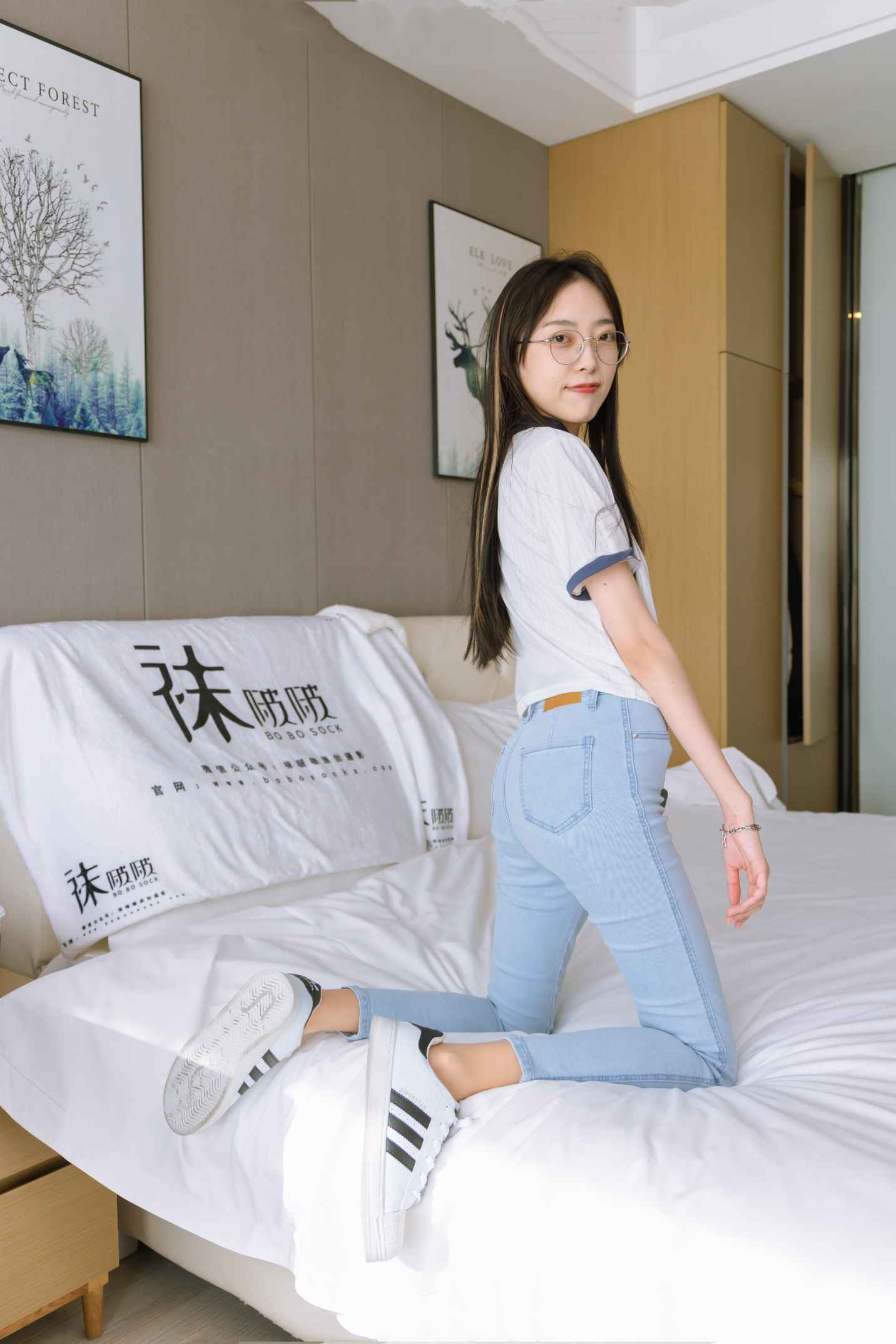 【网盘】[袜啵啵]161期 稚予-贝壳头板鞋、肉丝、裤里丝