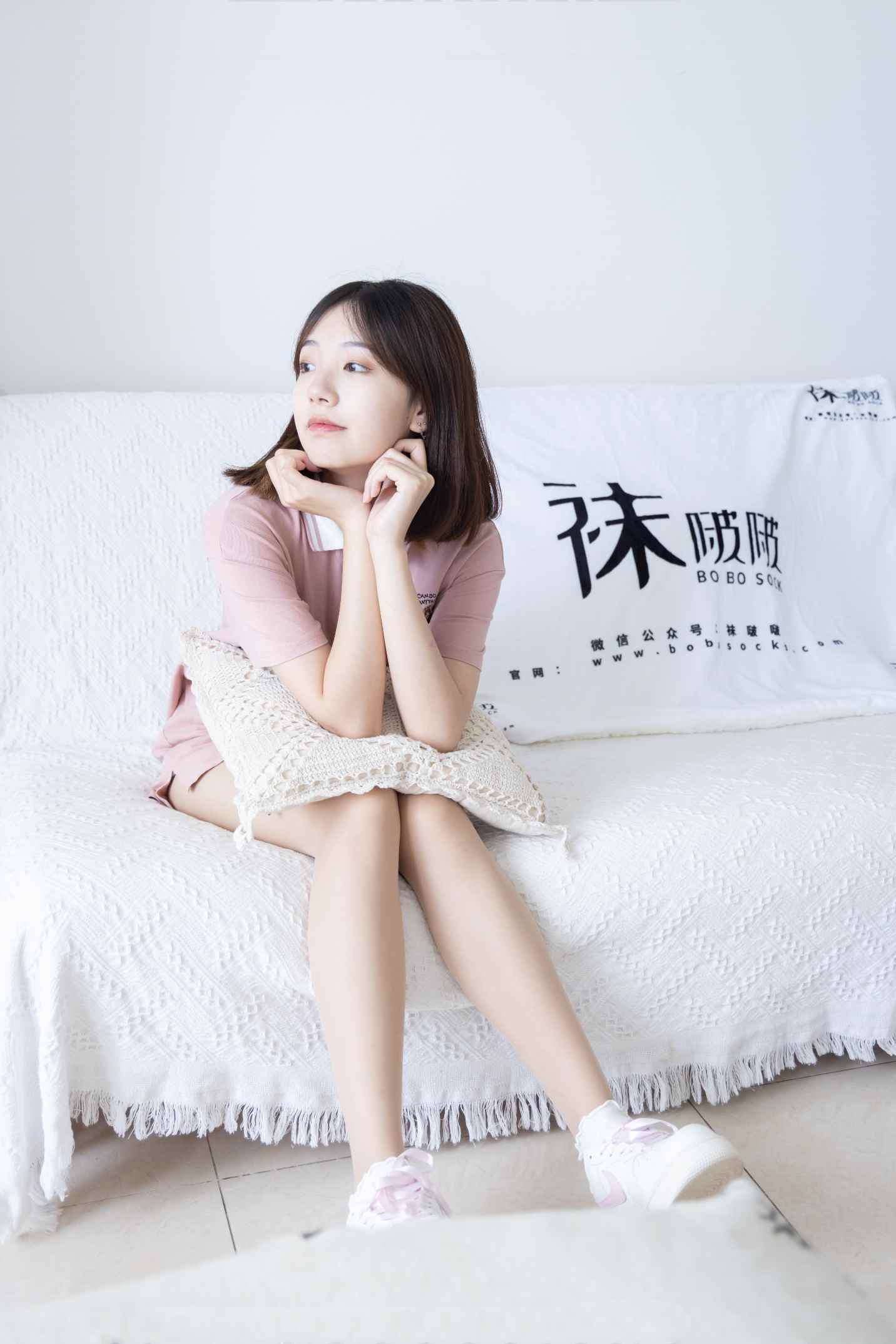 【网盘】[袜啵啵]163期 小甜豆-空军一号板鞋、白棉袜、肉丝