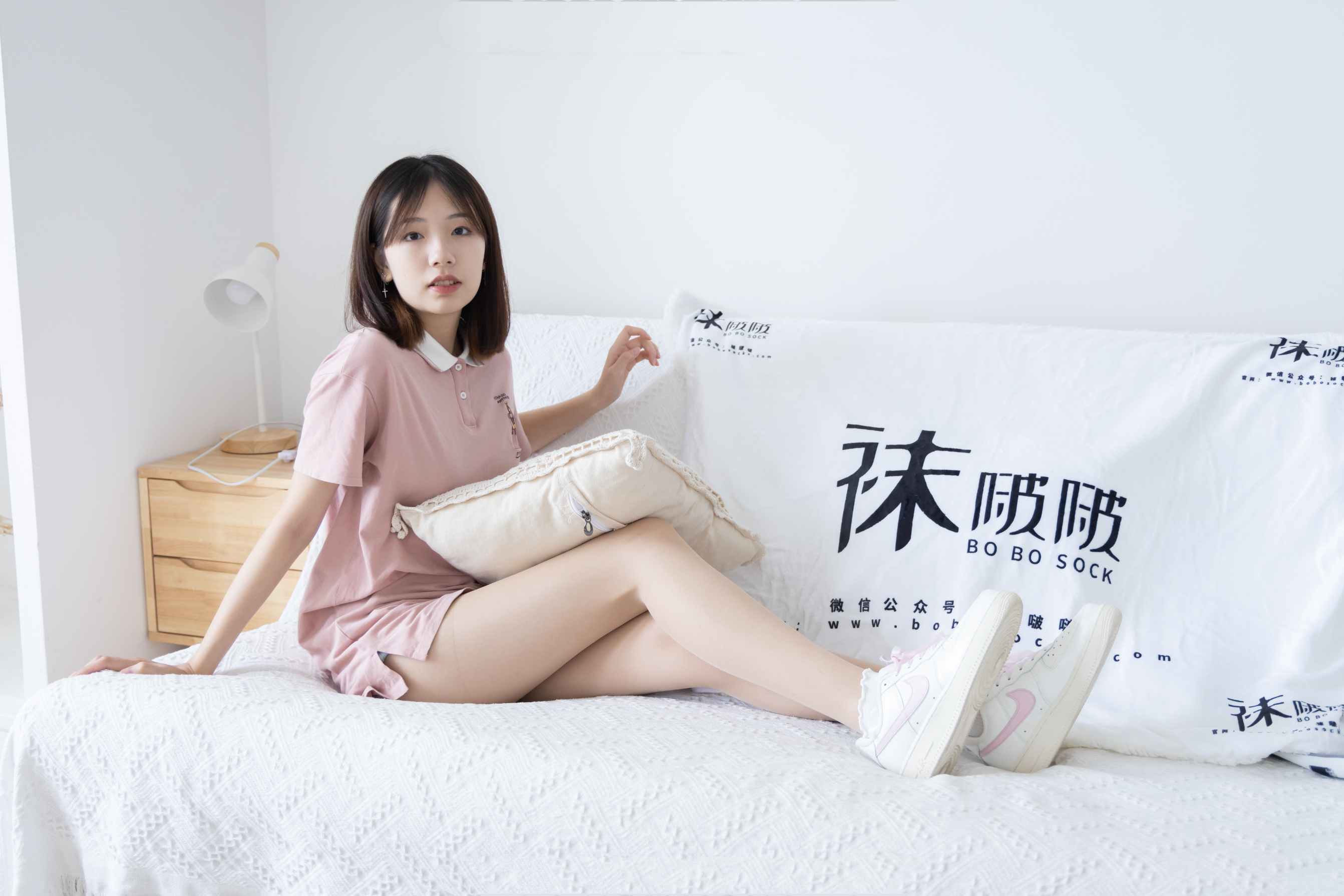 【网盘】[袜啵啵]163期 小甜豆-空军一号板鞋、白棉袜、肉丝