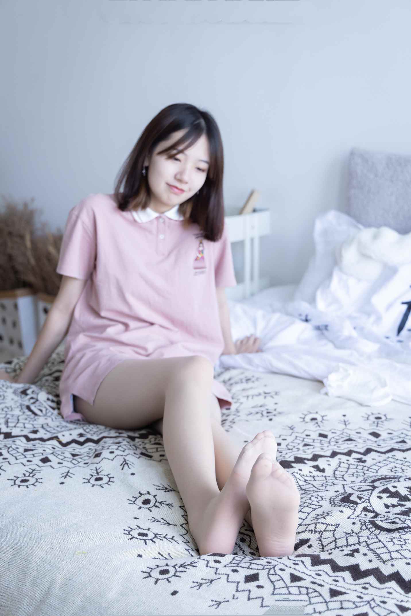 【网盘】[袜啵啵]163期 小甜豆-空军一号板鞋、白棉袜、肉丝