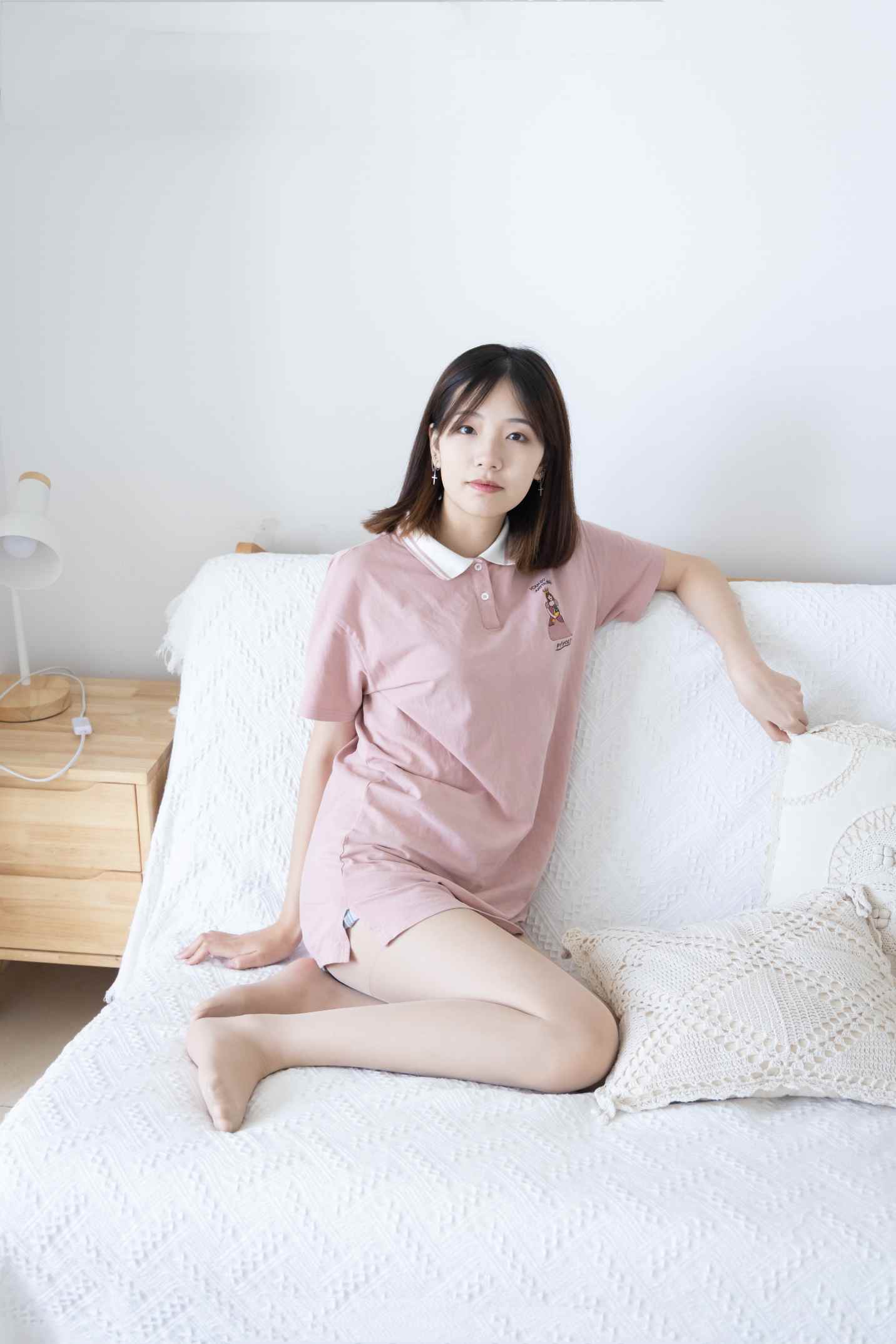 【网盘】[袜啵啵]163期 小甜豆-空军一号板鞋、白棉袜、肉丝