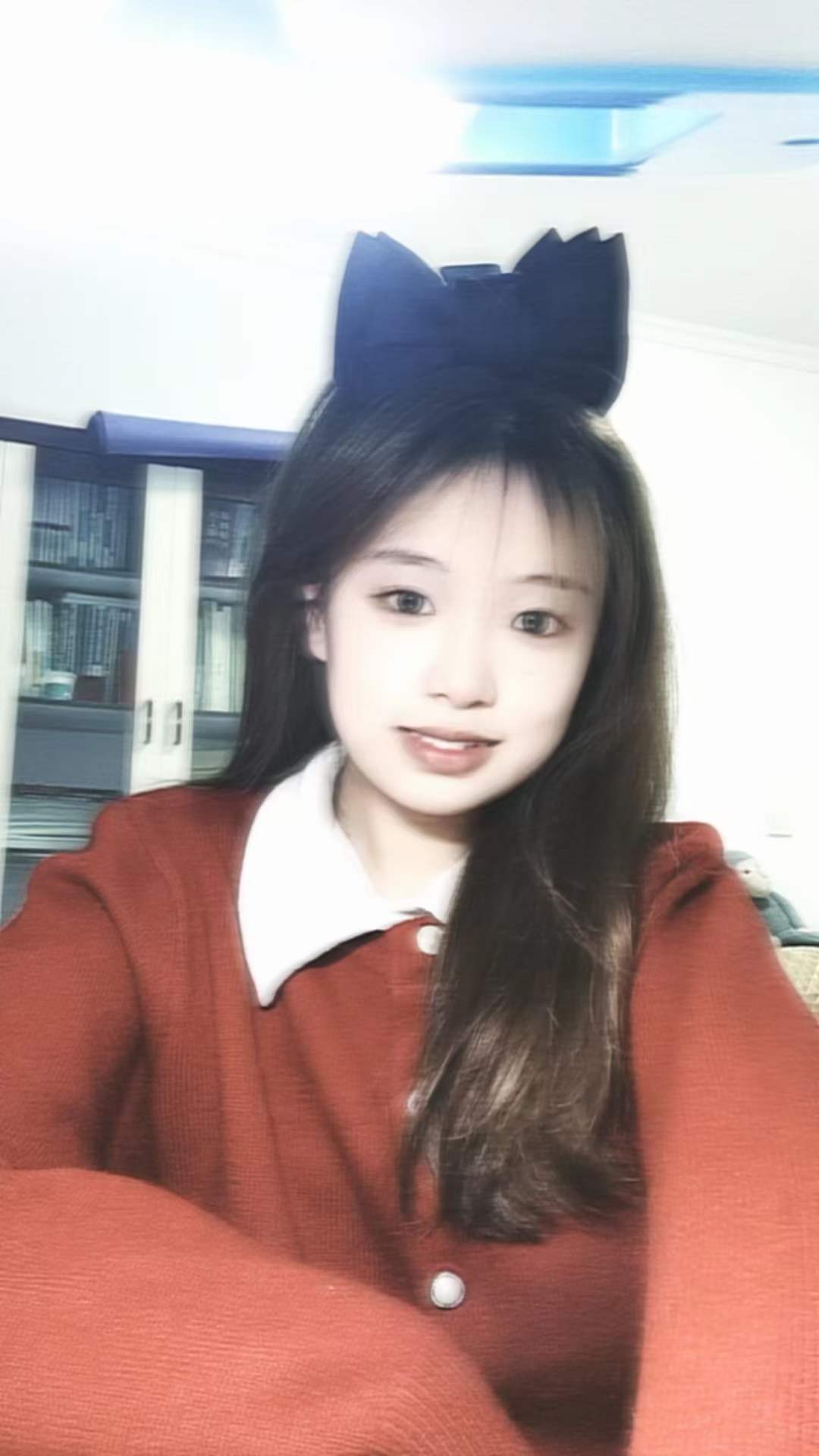 【网盘】可爱圆脸妹妹小黄袜捧起裸足大口tian