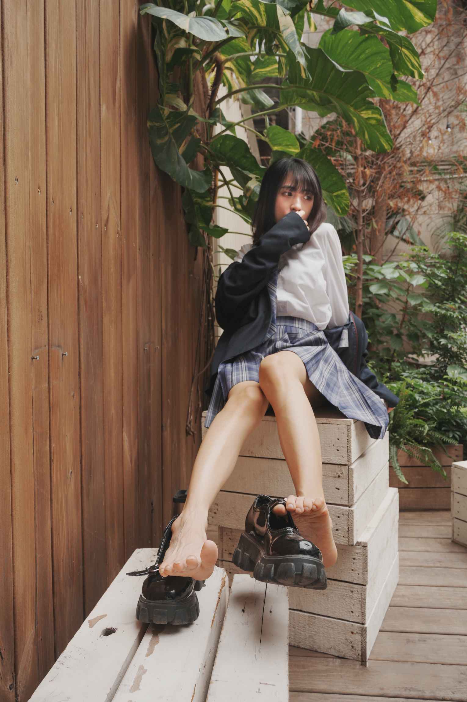 【网盘】[Limerence]子子 JK小腿袜到裸足的偷窥视角