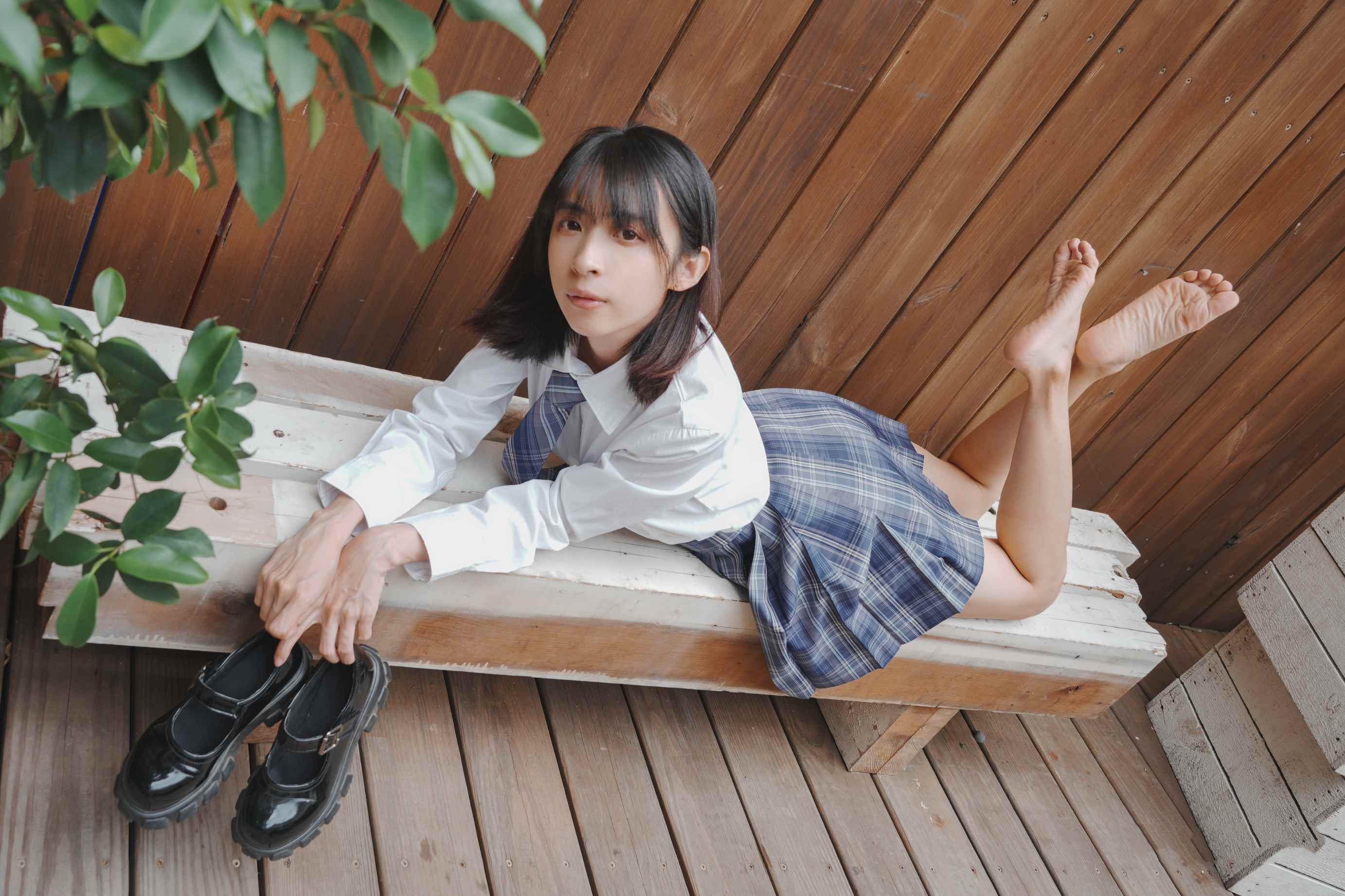 【网盘】[Limerence]子子 JK小腿袜到裸足的偷窥视角