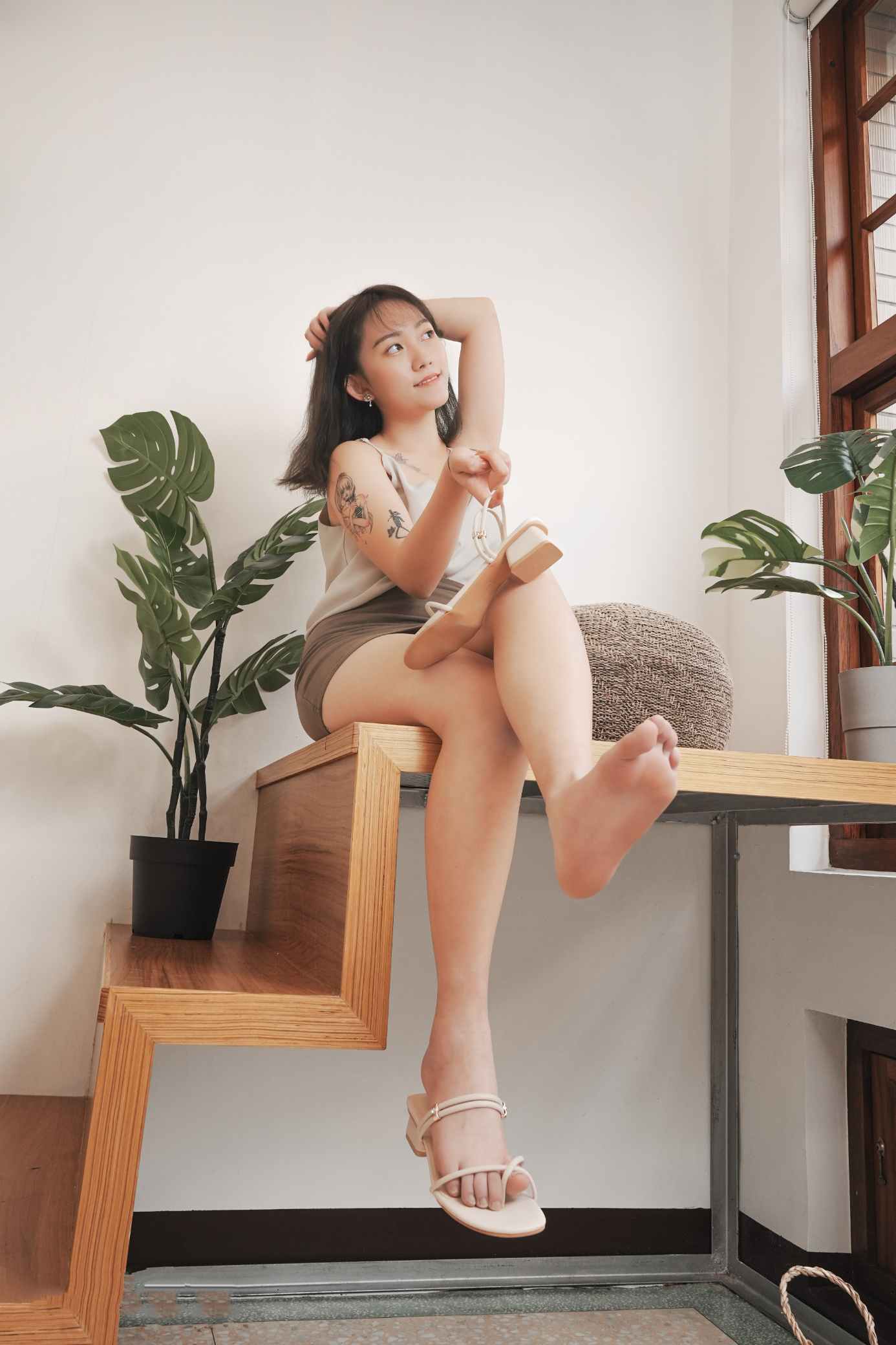 【网盘】[Limerence]素人Una 凉鞋抹润滑膏