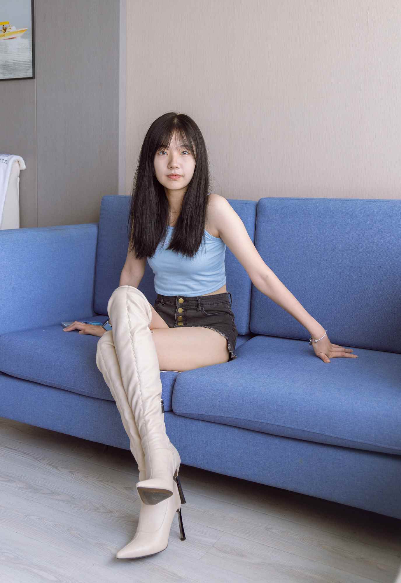 【网盘】[袜啵啵]174期 小甜豆-高跟长靴、白棉袜、裸足