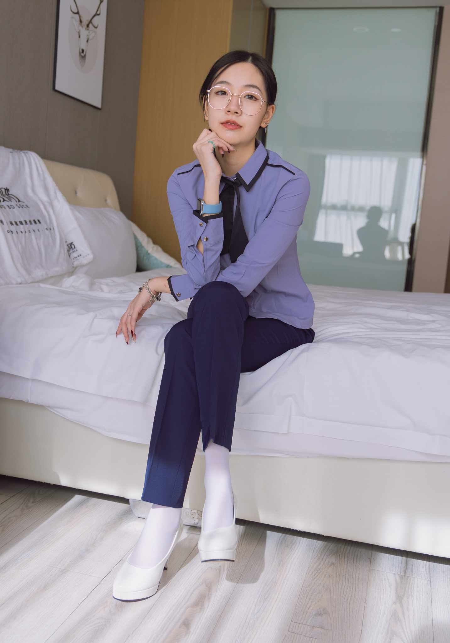 【网盘】[袜啵啵]178期 小甜豆-高跟鞋、厚白丝、ol风裤里丝