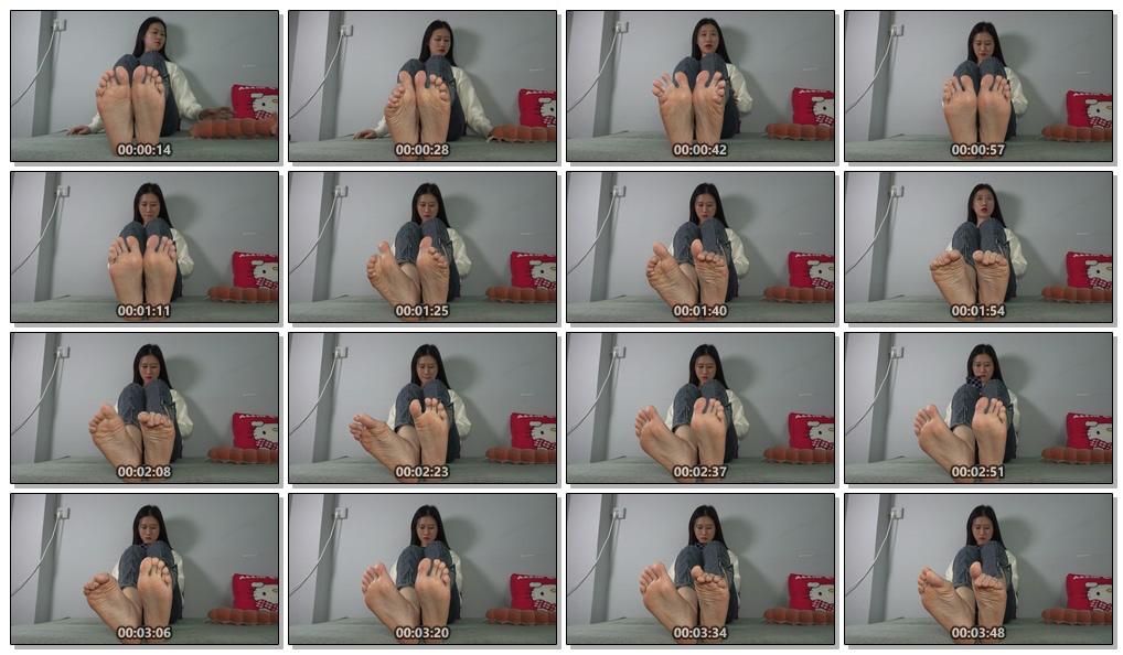 【网盘】[Pary学生模拍]视频001 脱掉小芳袜子玩弄+美脚展示