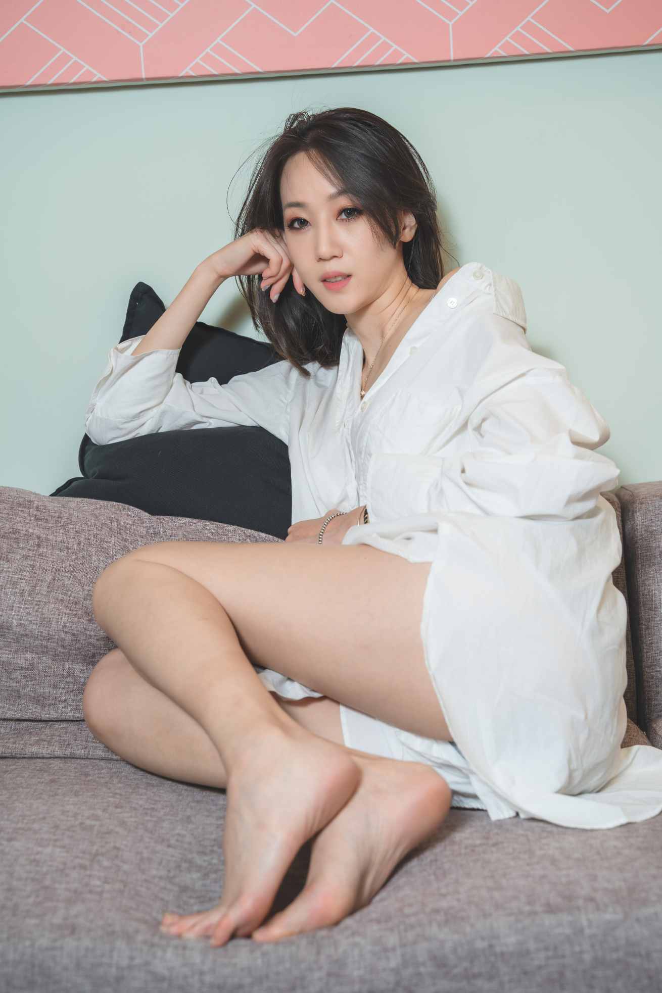 【网盘】[Limerence]性感白衬衫yoko 还不快躺下让我踩踩