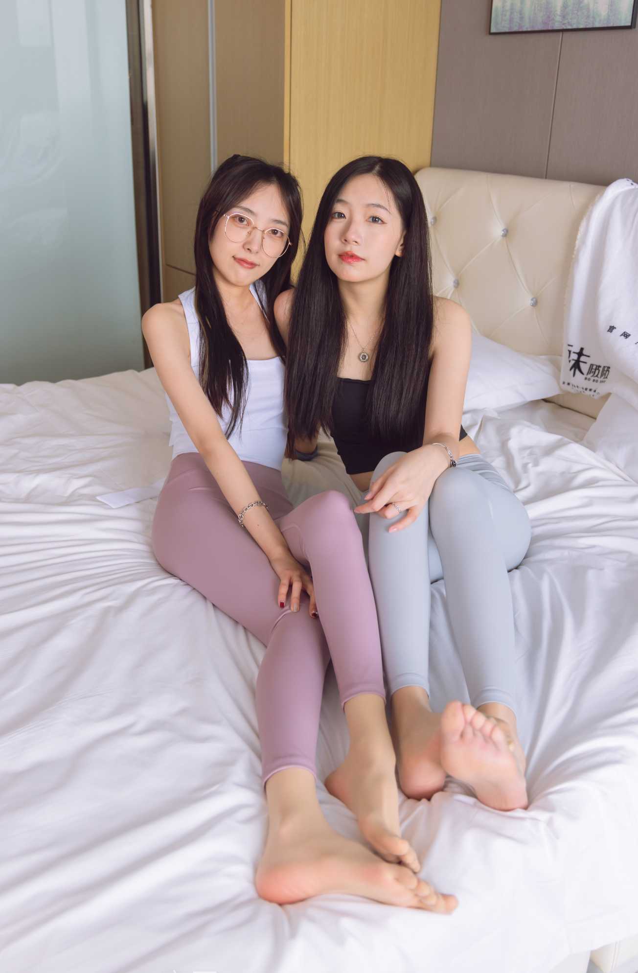 【网盘】[袜啵啵]186期 小甜豆稚予-瑜伽裤、运动鞋、肉丝