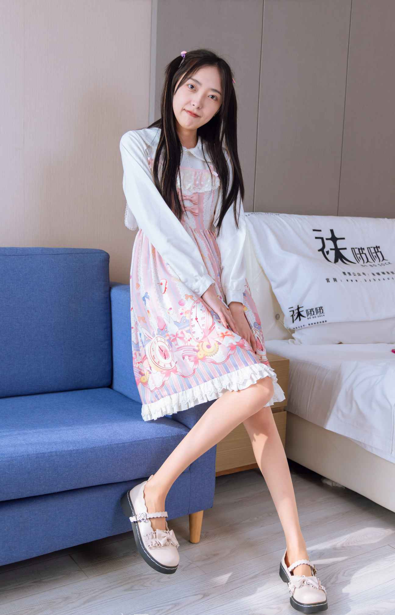 【网盘】[袜啵啵]187期 稚予-Lolita裙、白皮鞋、肉丝