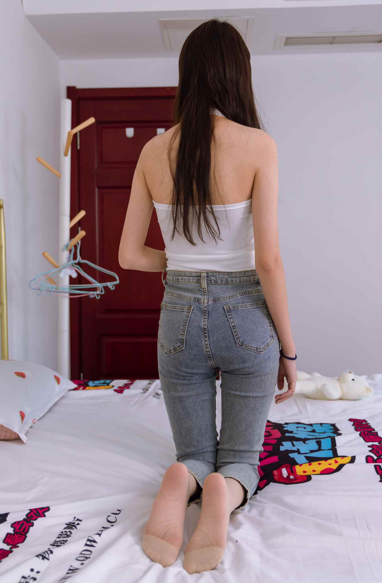 【网盘】物恋传媒 NO.1459 纤纤-粉色蝴蝶结