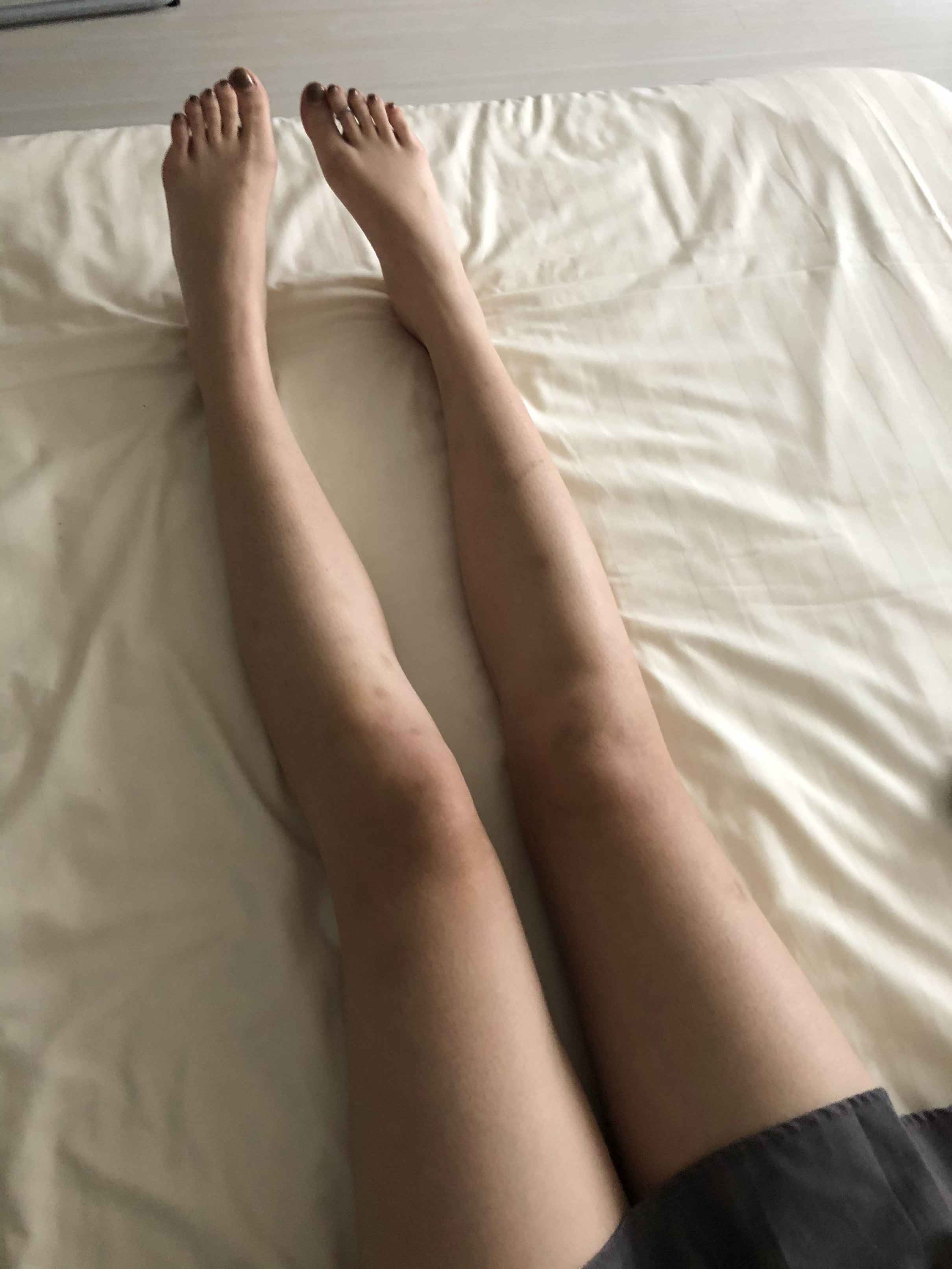 【网盘】约舔超美传媒学院小姐姐的红润脚底第二弹